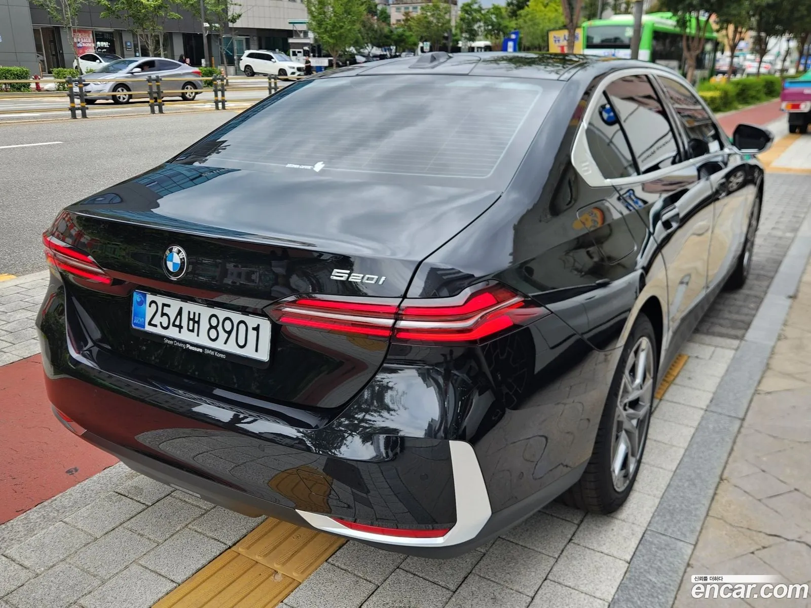 BMW 5 Series 2025 — 16