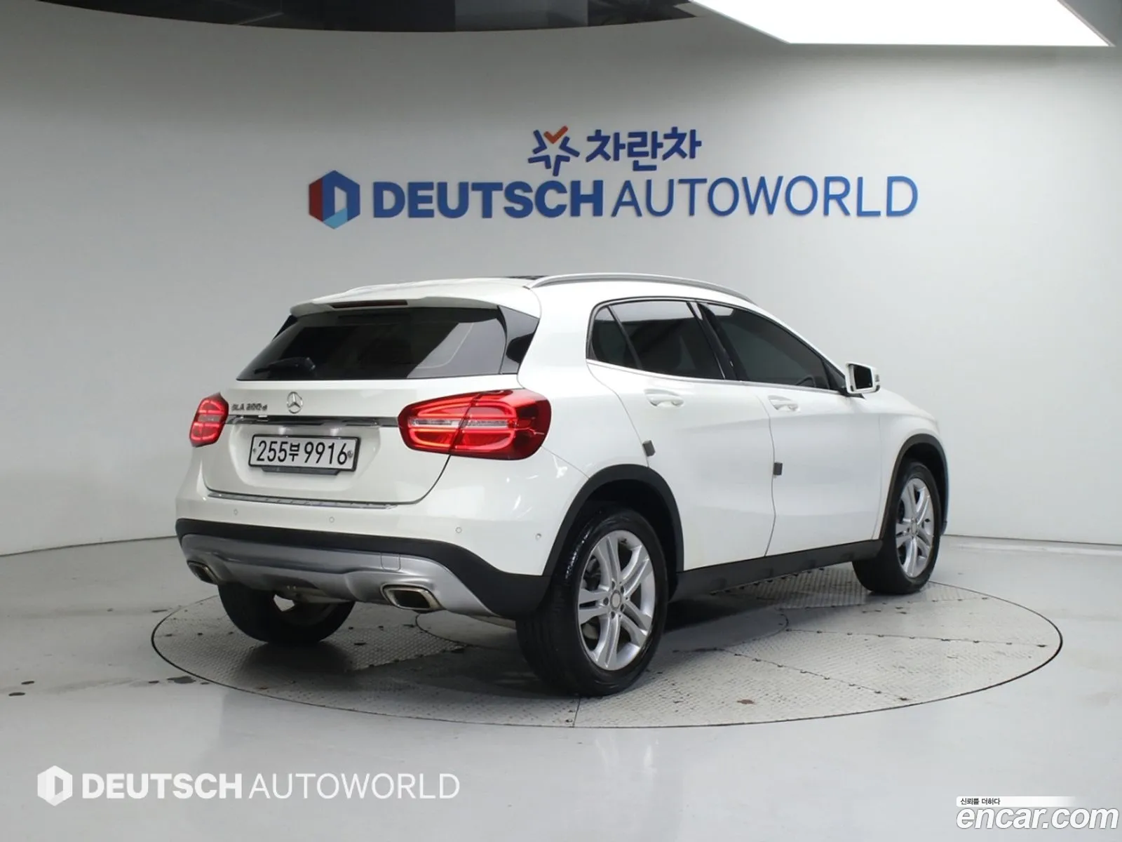 Mercedes-Benz GLA-Class X156 2017 — 13