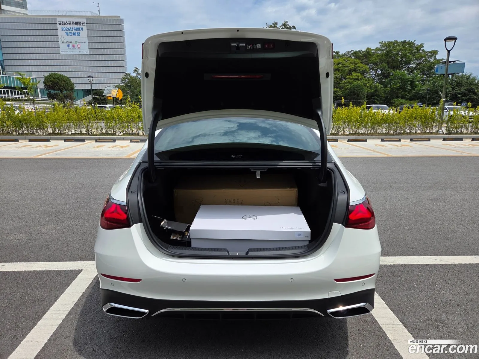 Mercedes-Benz E-Class W214 2025 — 4