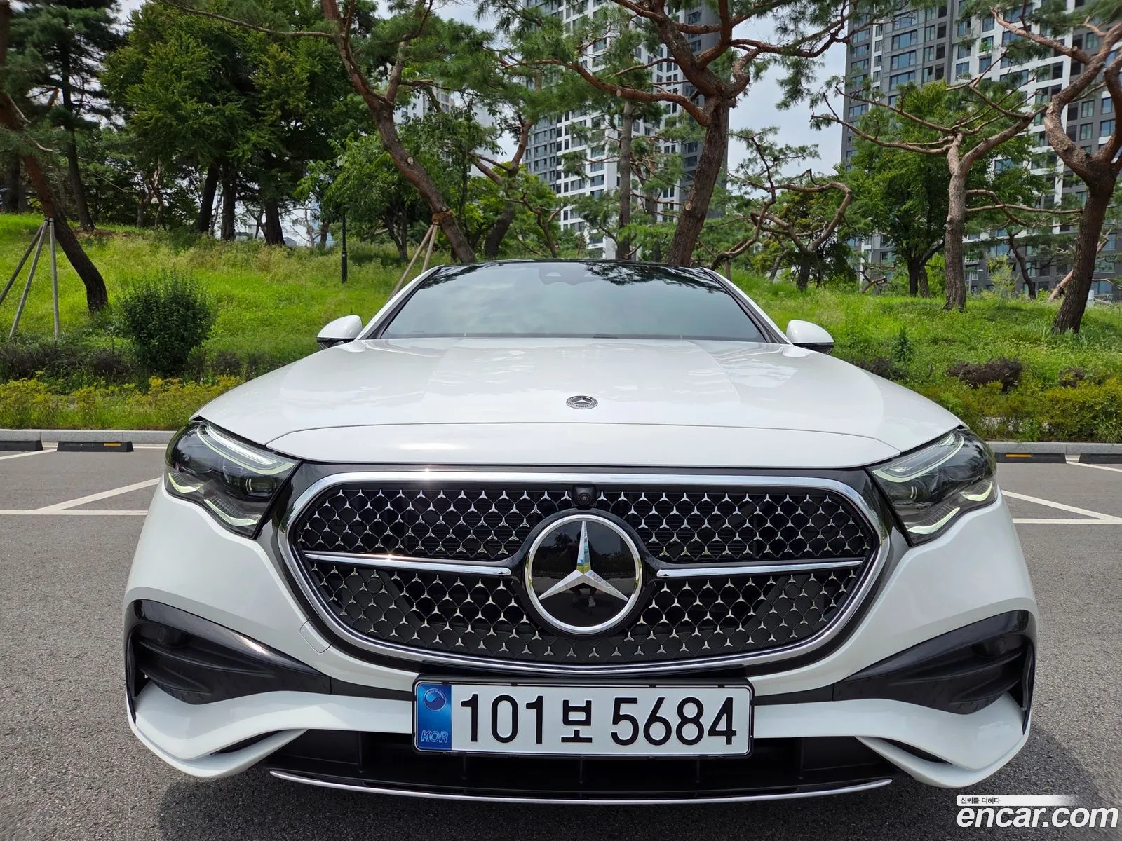 Mercedes-Benz E-Class W214 2025 — 17