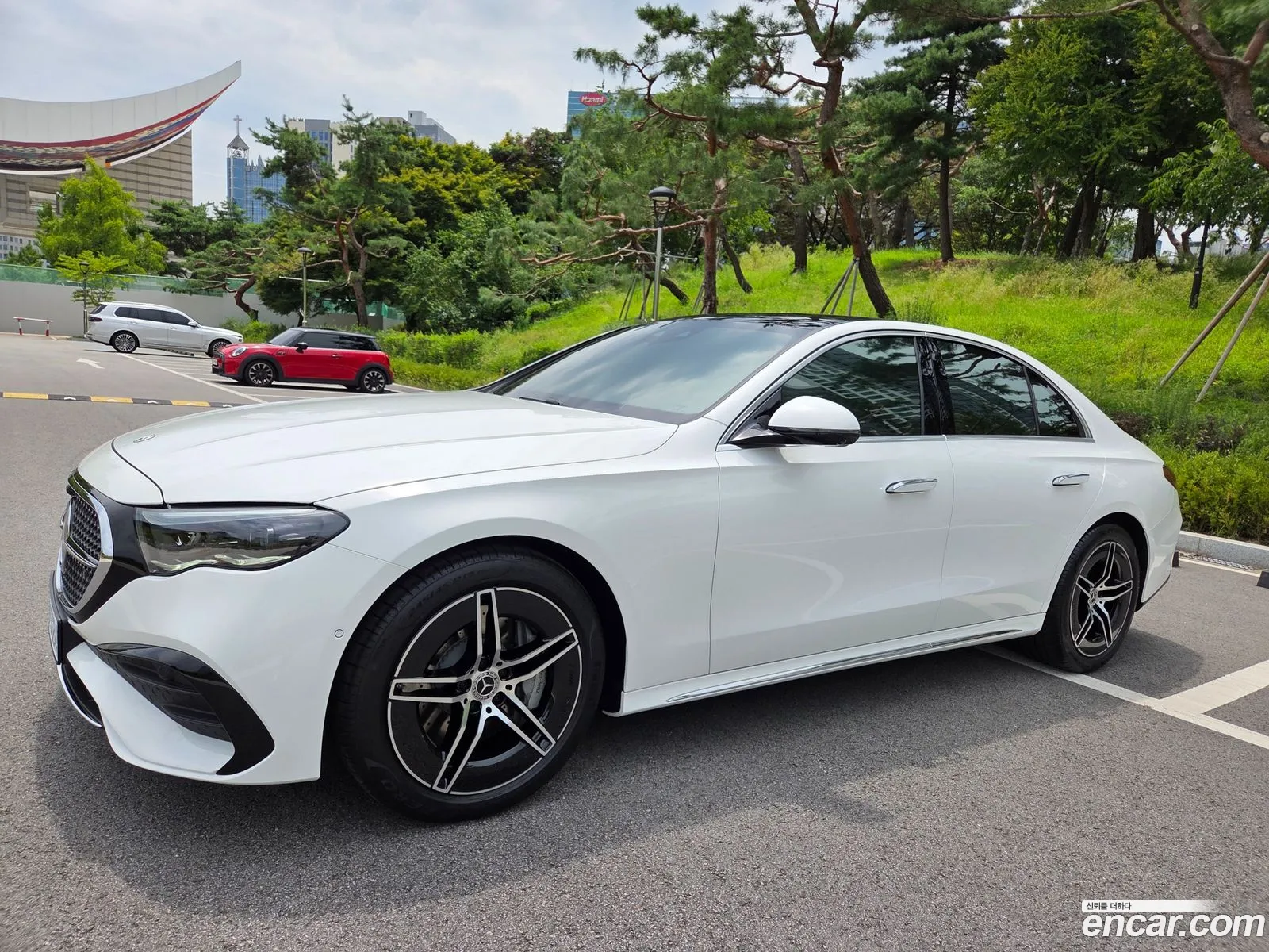 Mercedes-Benz E-Class W214 2025 — 14