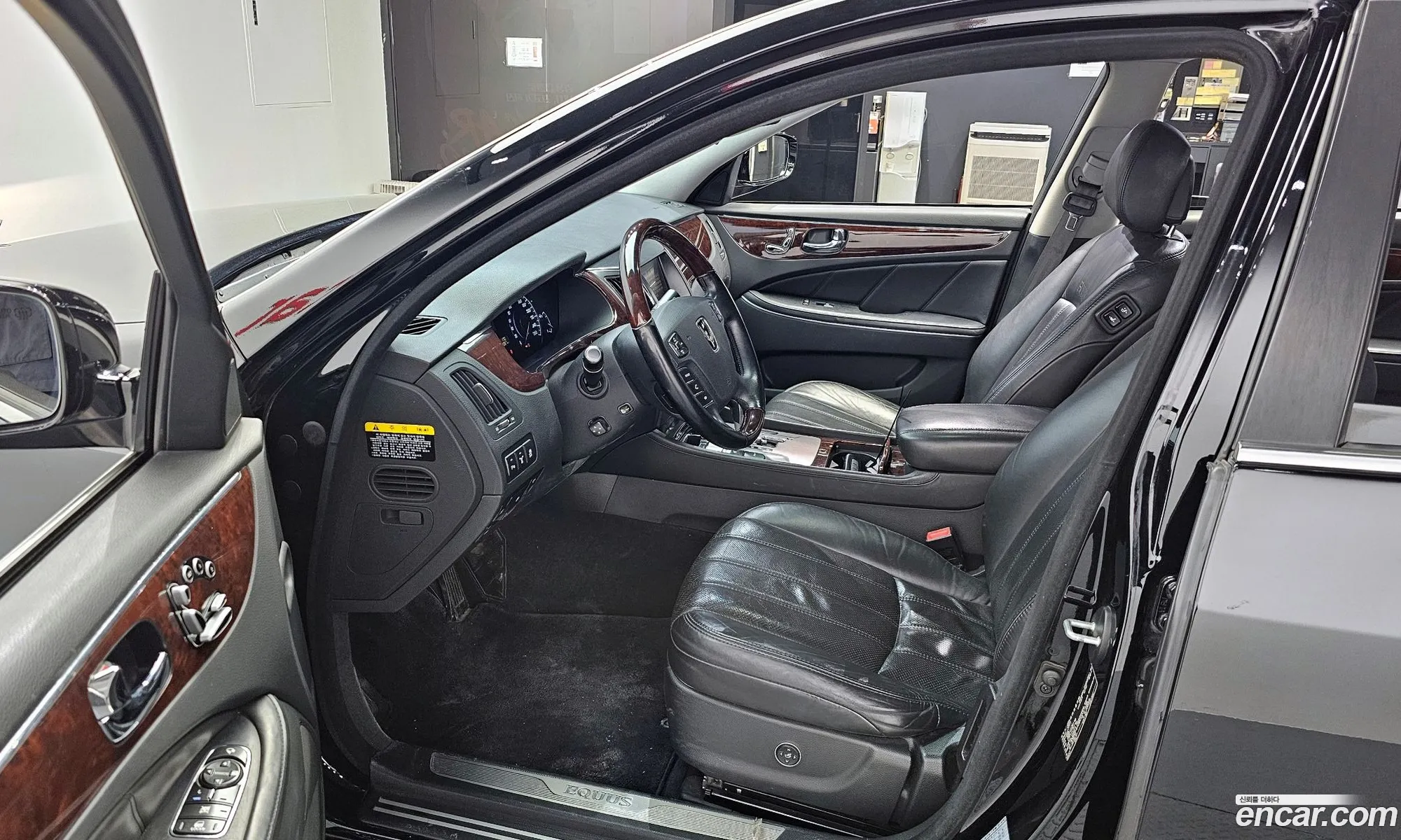 Hyundai Equus 2011 — 2