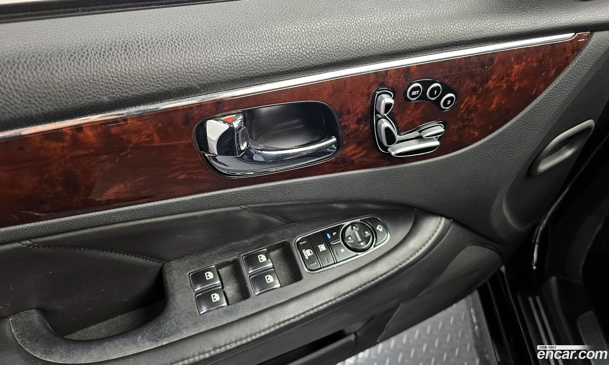 Hyundai Equus 2011 — 14