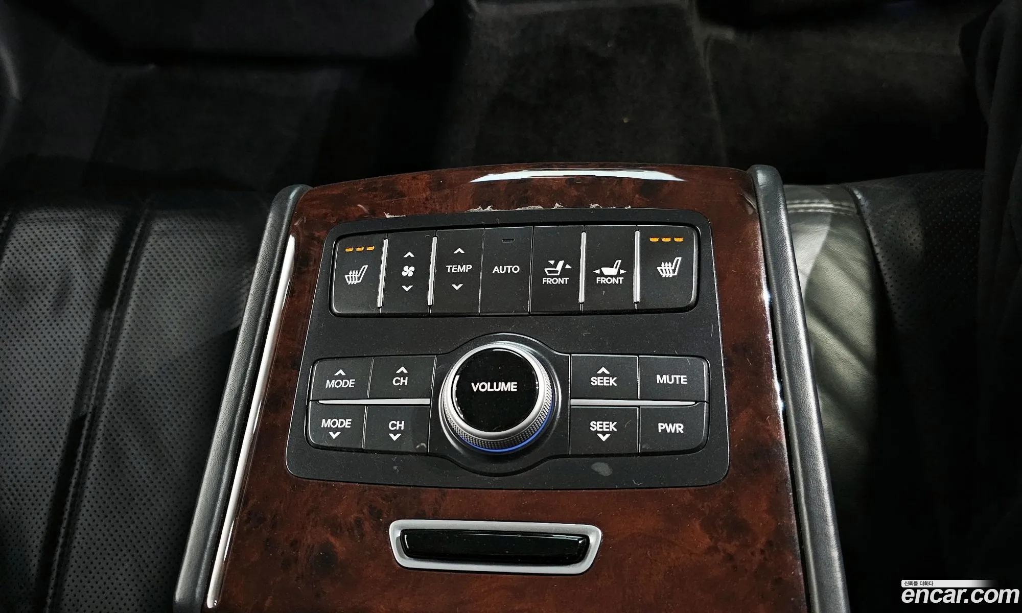 Hyundai Equus 2011 — 11
