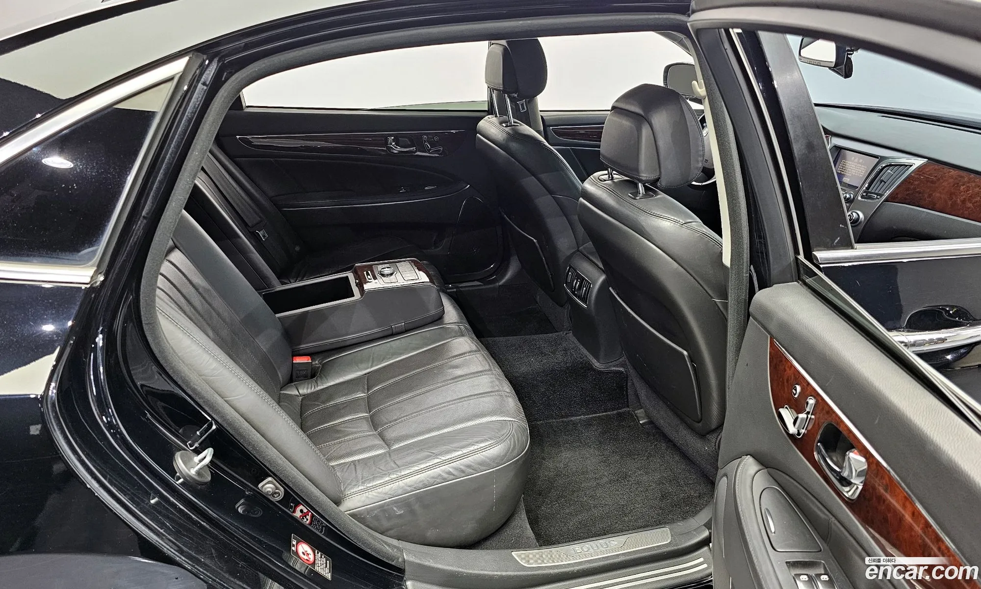 Hyundai Equus 2011 — 12