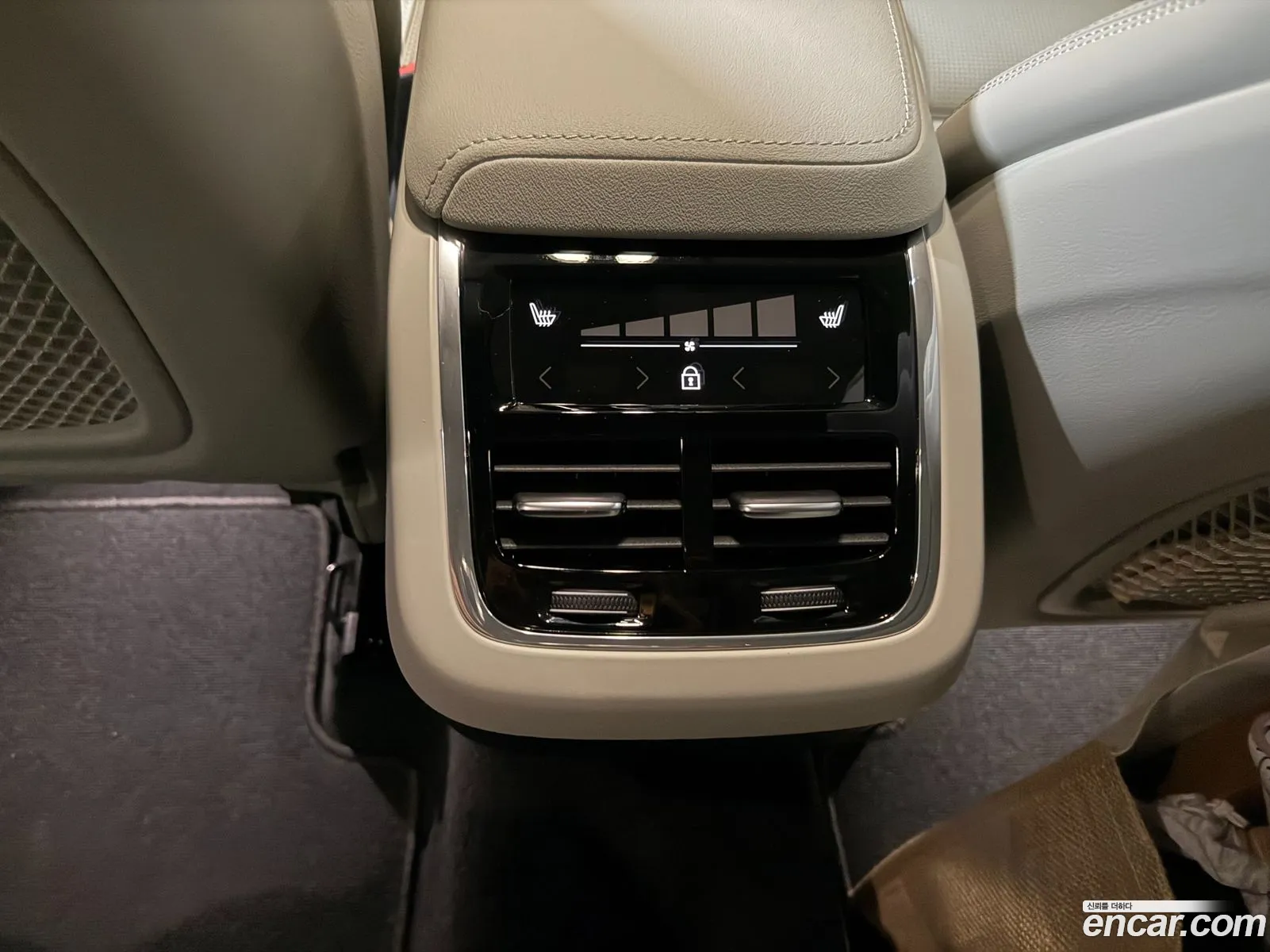 Volvo XC60 2025 — 13