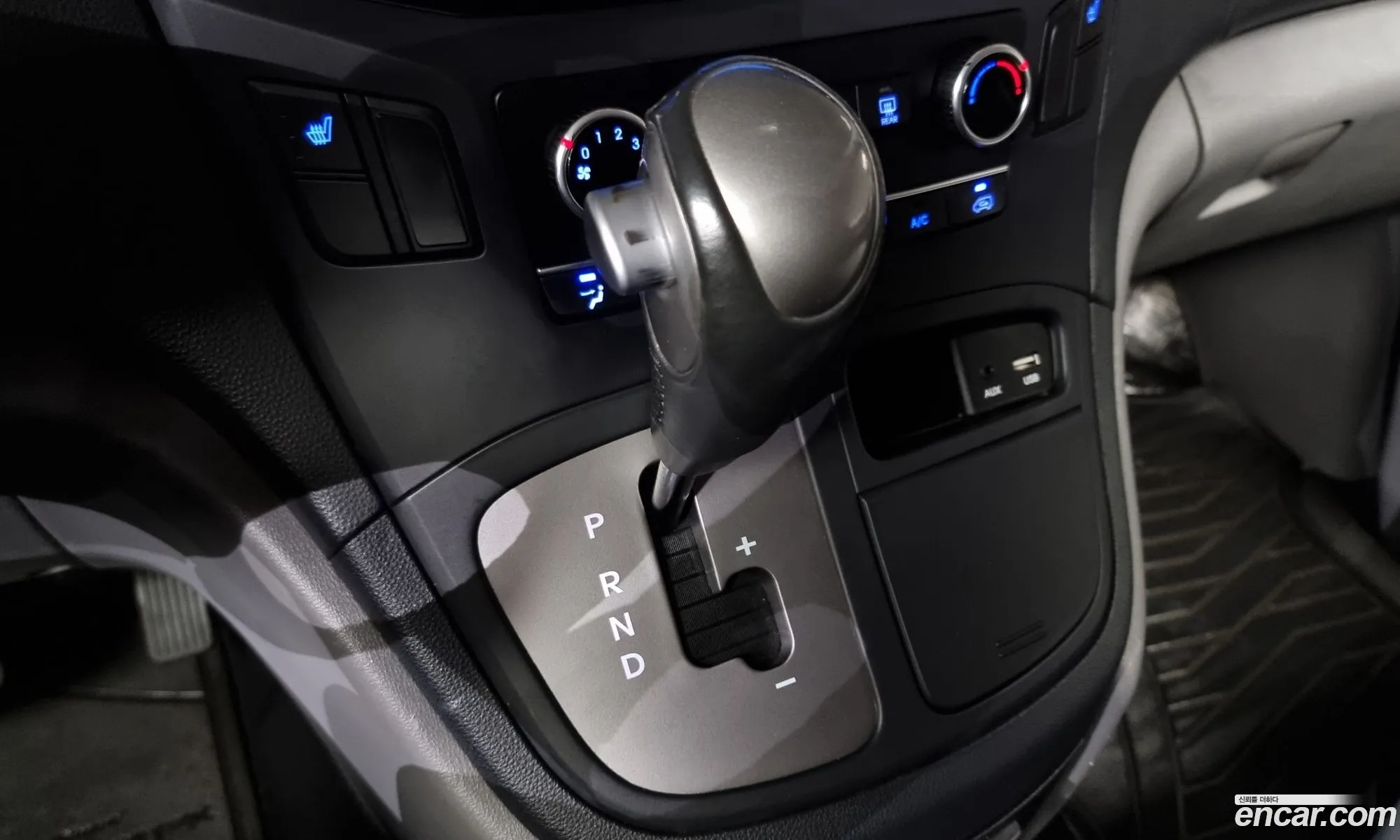 Hyundai Grand Starex 2019 — 12