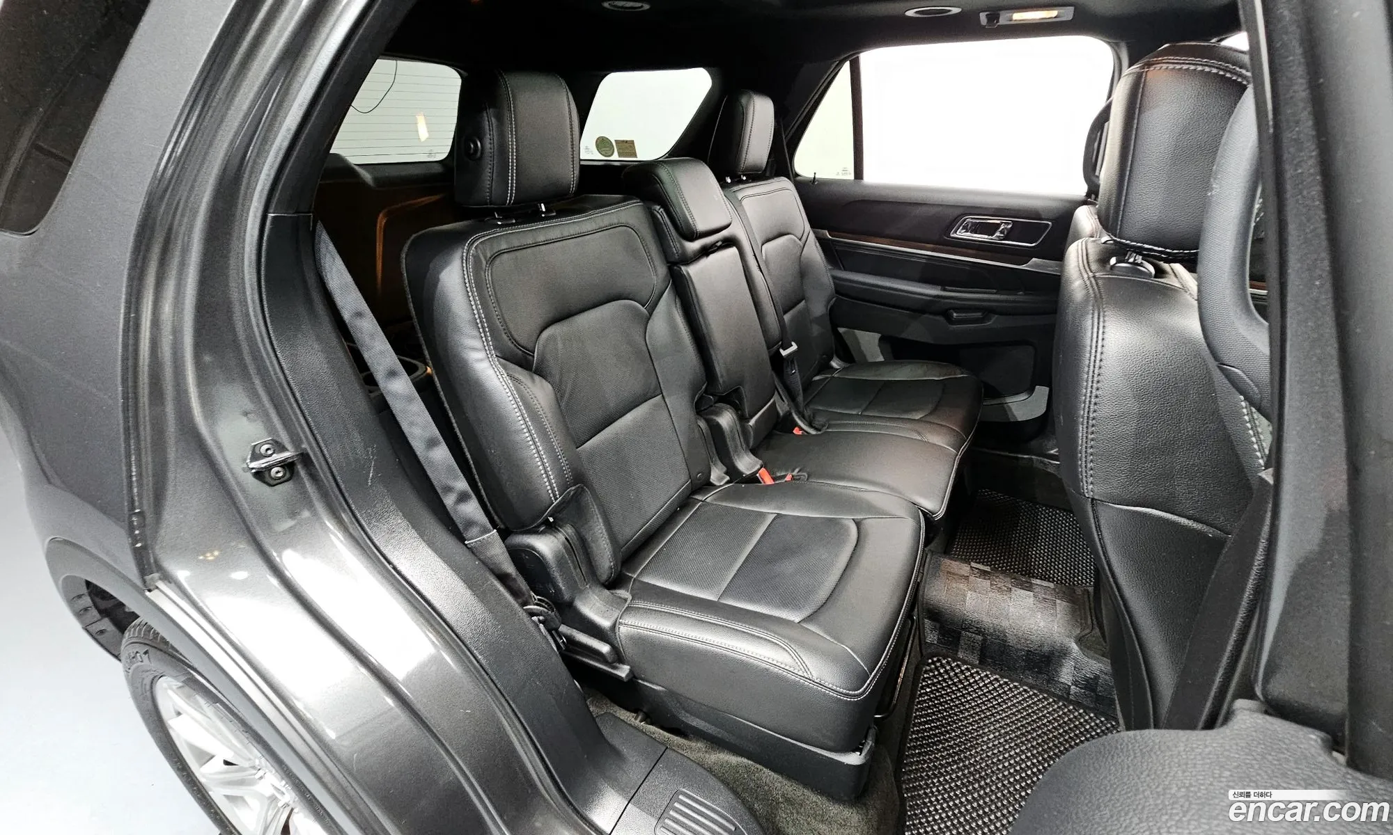 Ford Explorer 2017 — 19