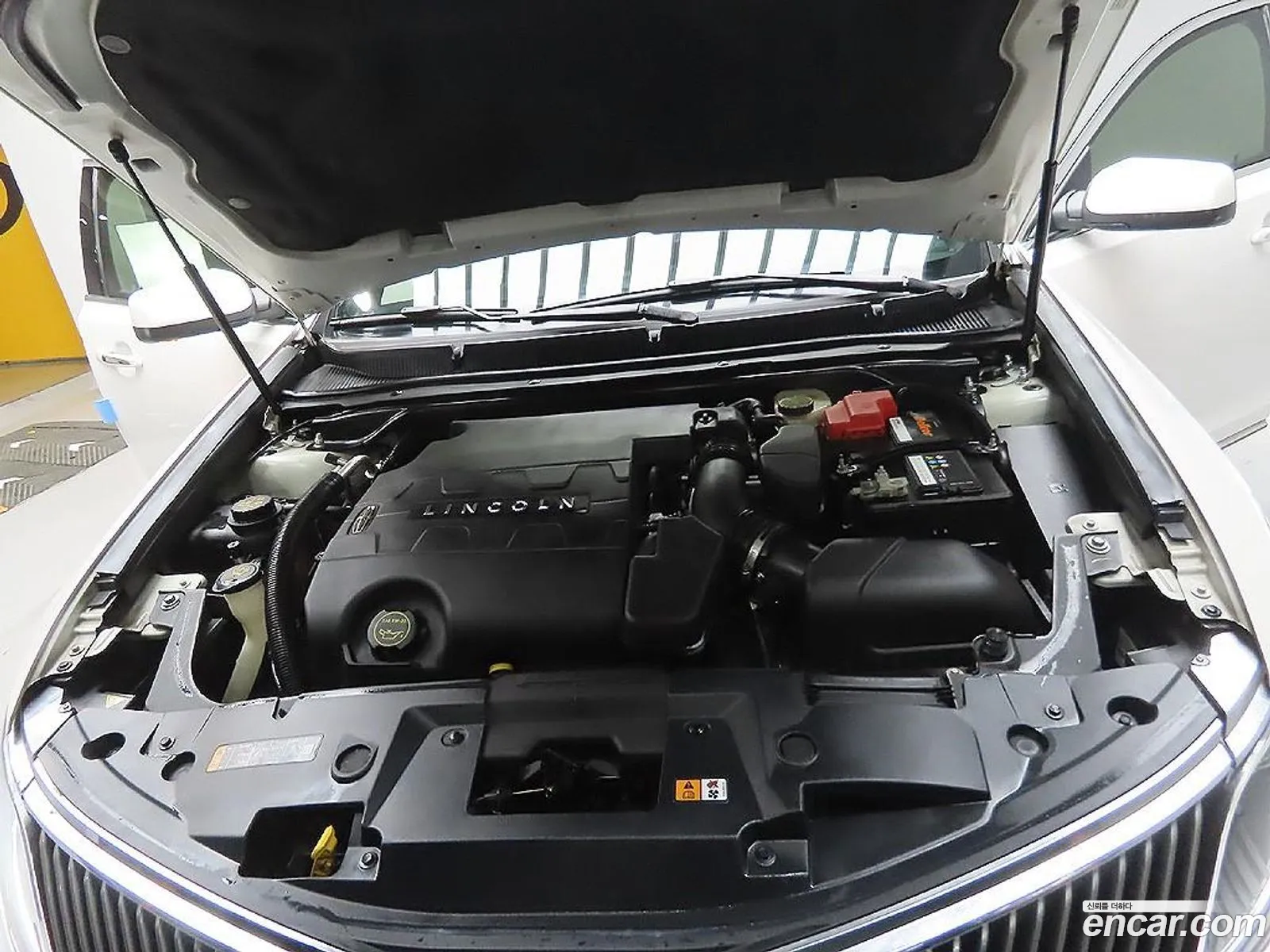 Lincoln MKS