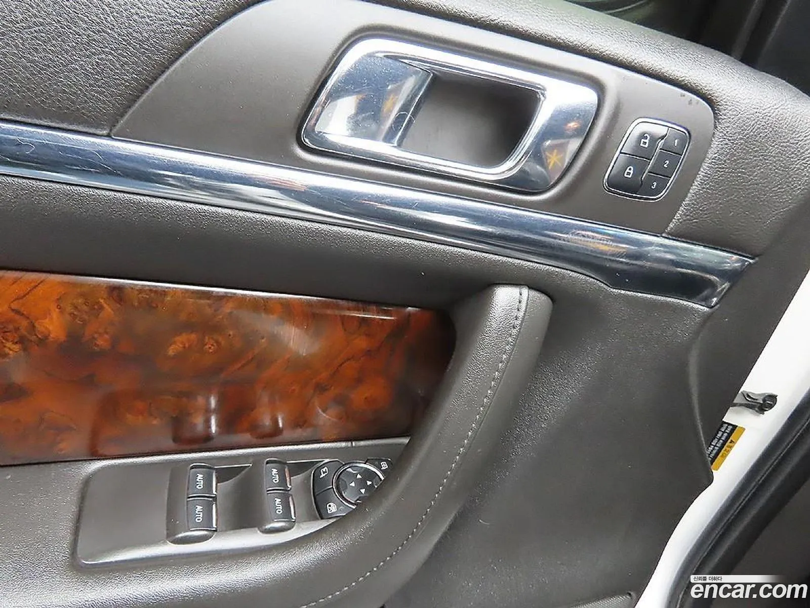 Lincoln MKS 2014 — 13