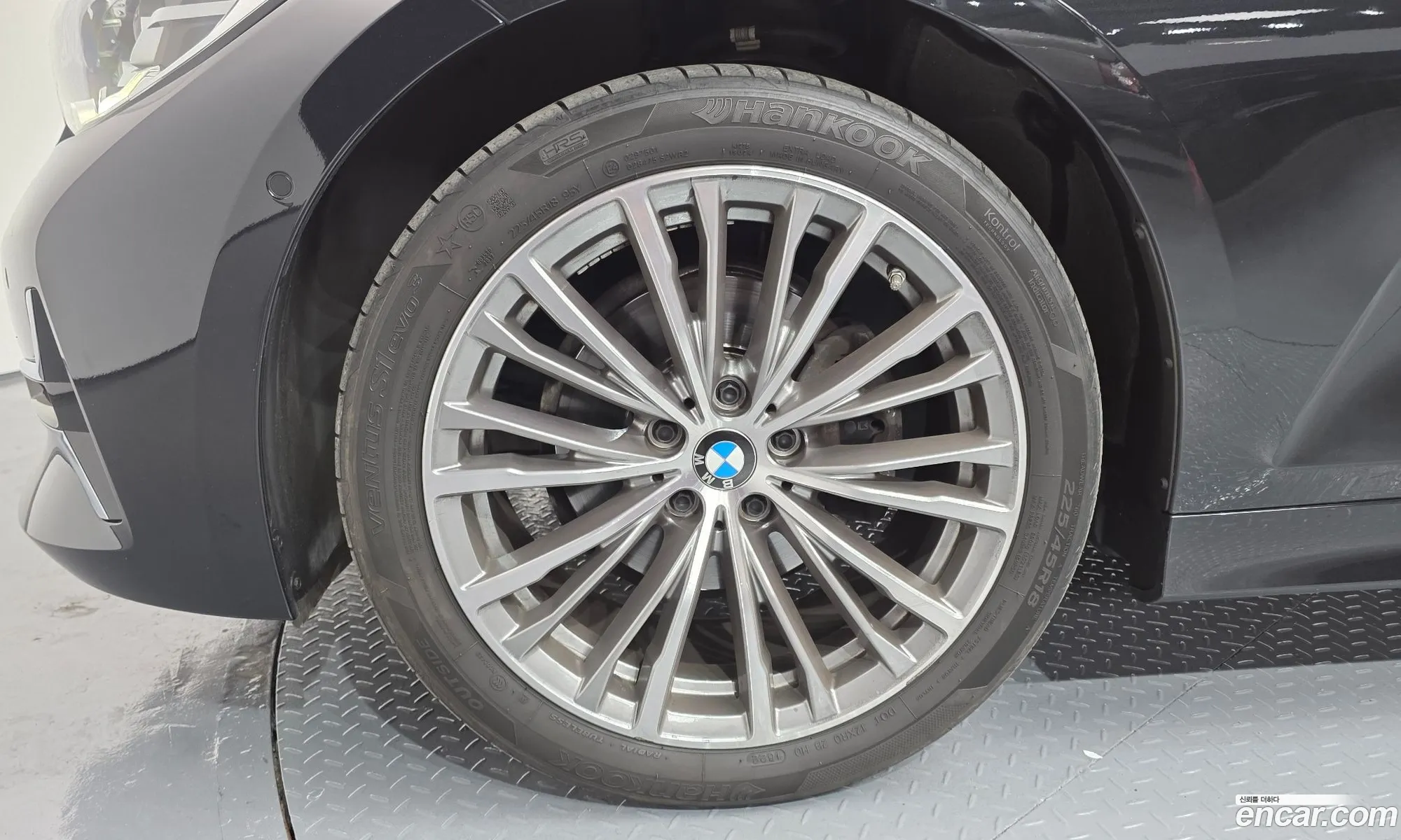 BMW 3 Series 2022 WBA5X5106NFM95173 — 19