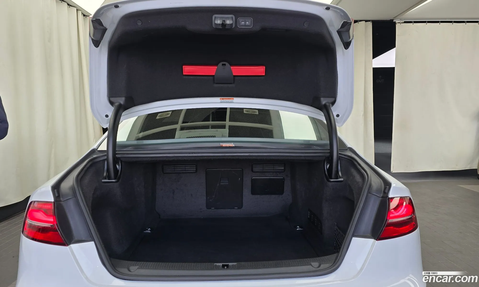 Audi A8 2015 WAUZZZ4H1FN037102 — 11