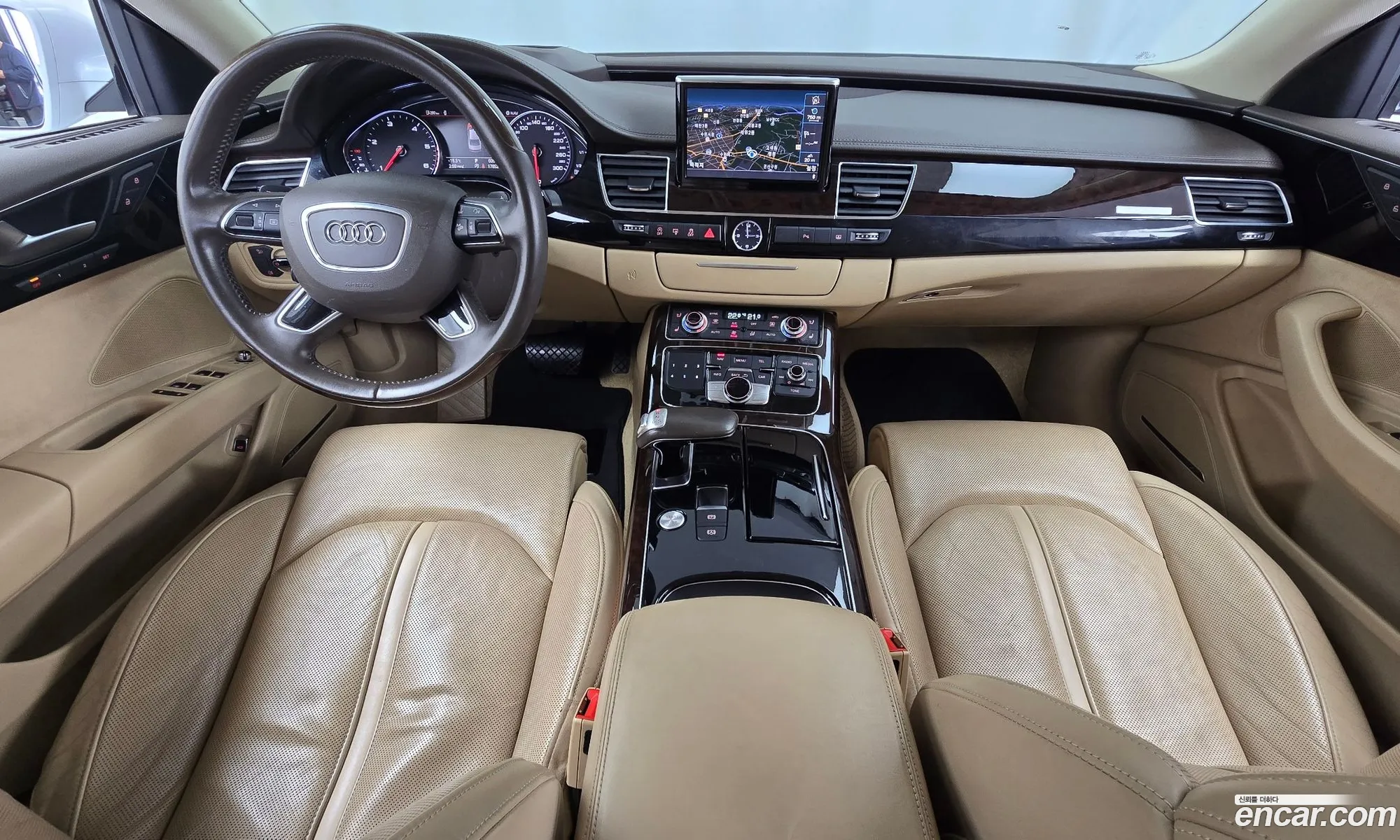 Audi A8 2015 WAUZZZ4H1FN037102 — 17