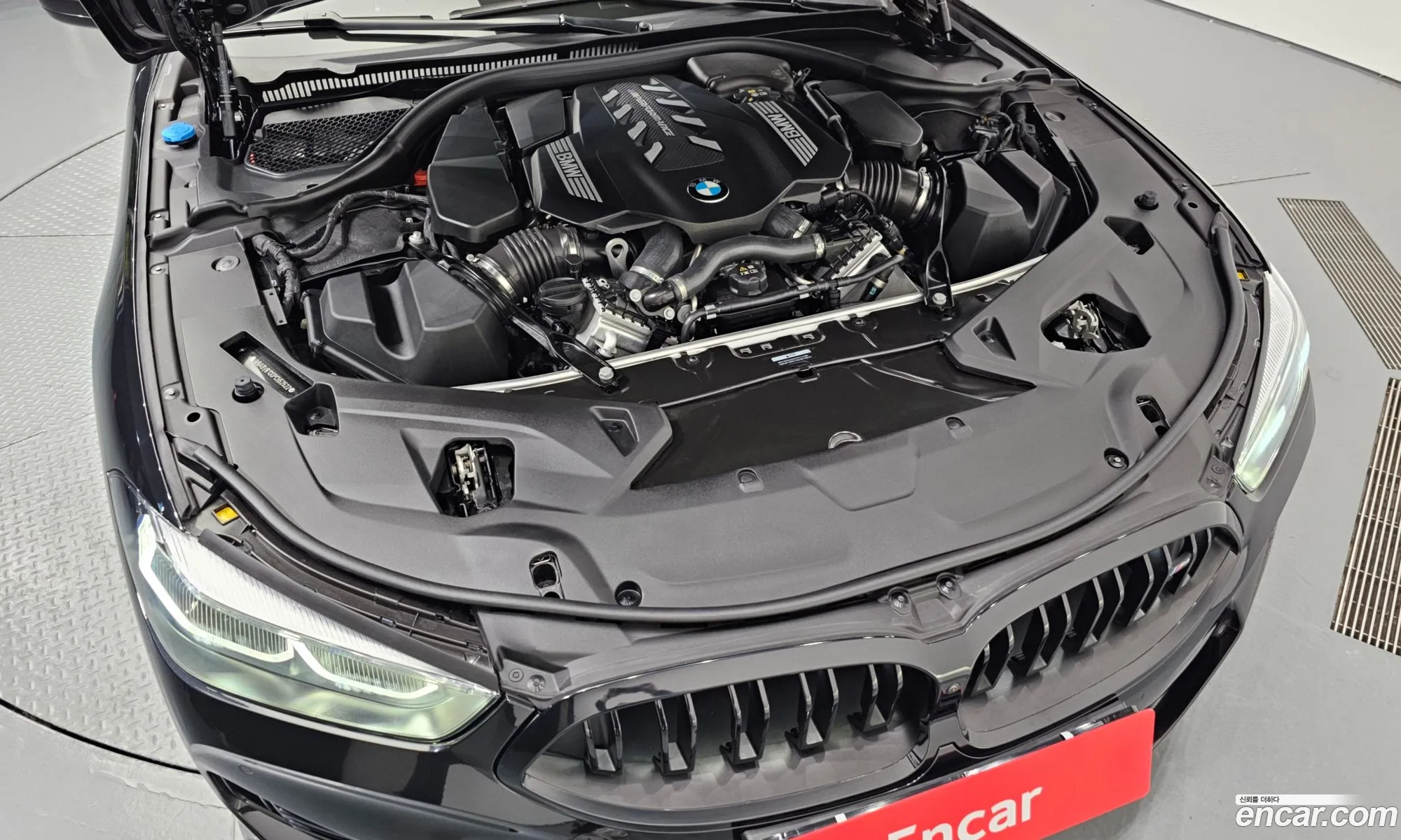 BMW 8 Series 2023 — 13