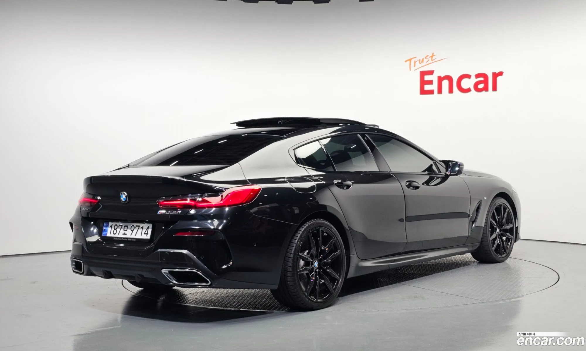 BMW 8 Series 2023 — 19
