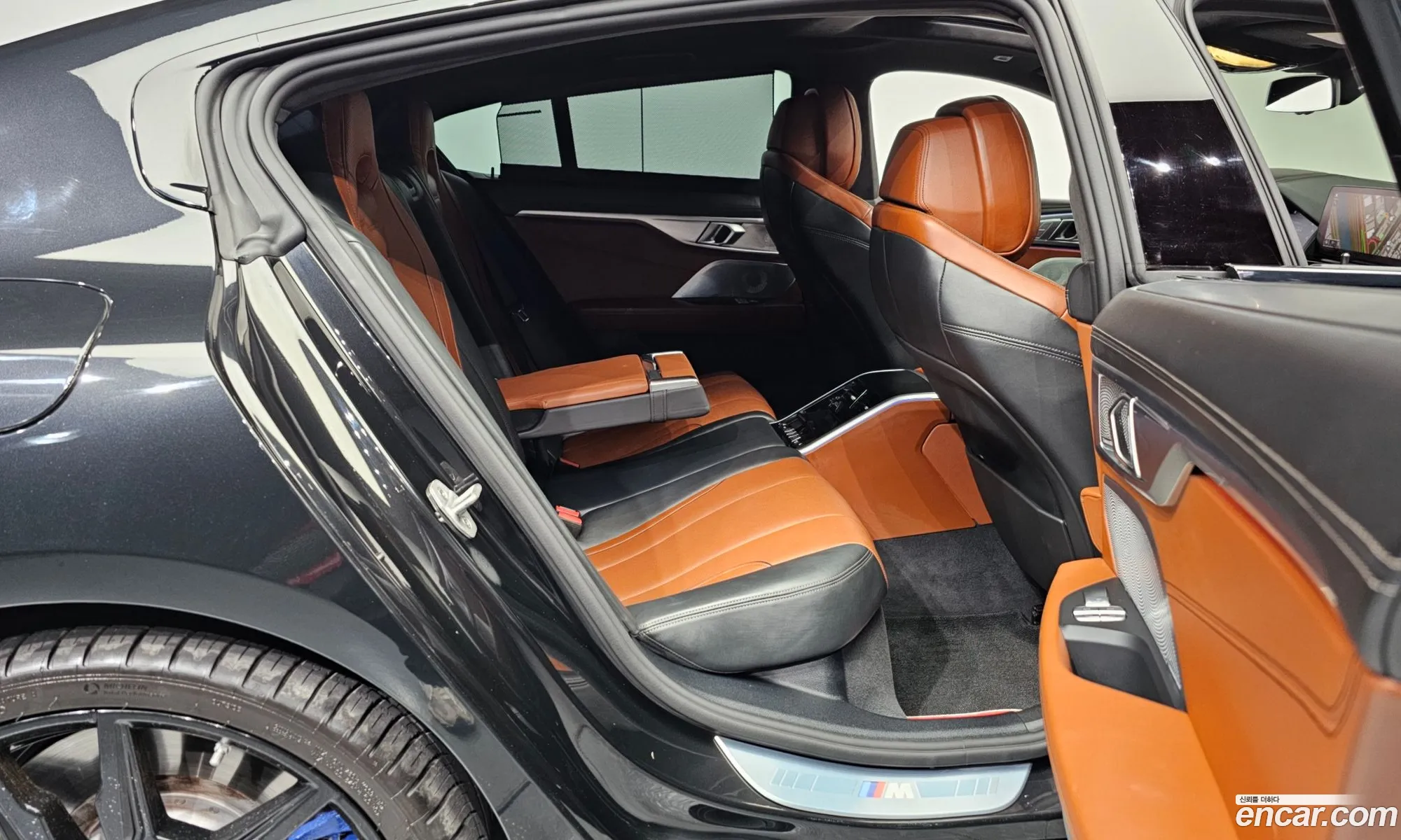 BMW 8 Series 2023 — 20