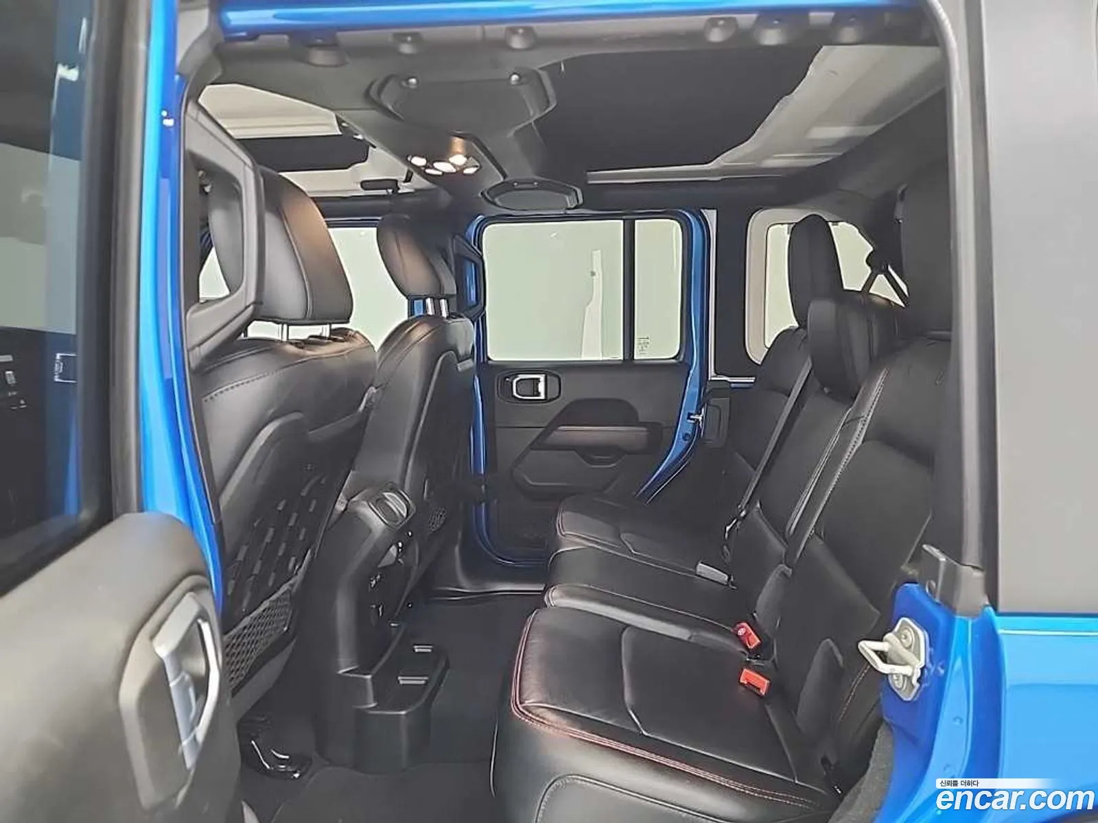 Jeep Wrangler 2023 — 9