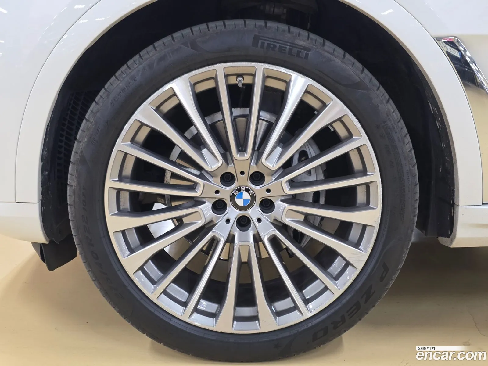 BMW X7 2023 — 8