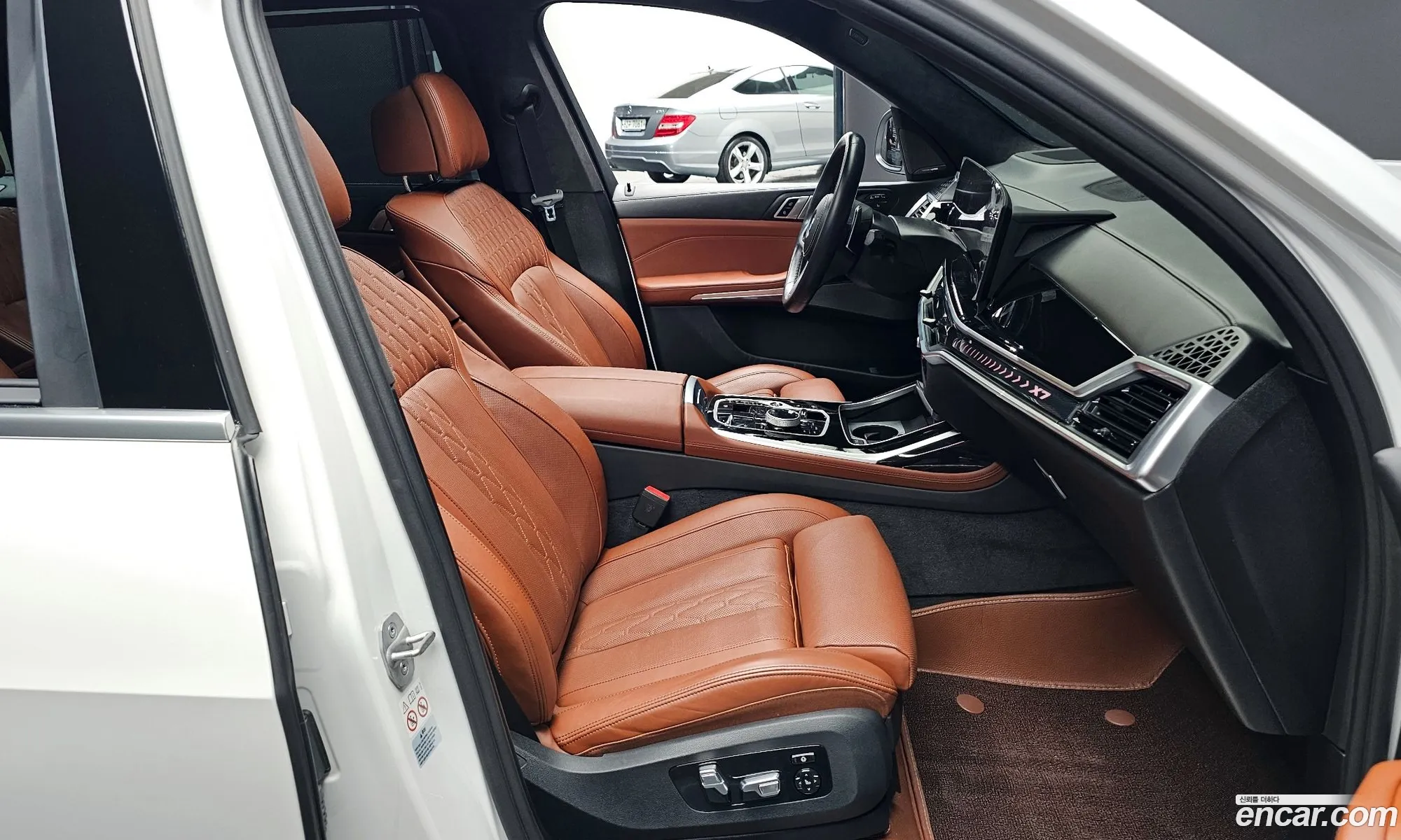 BMW X7 2023 — 7