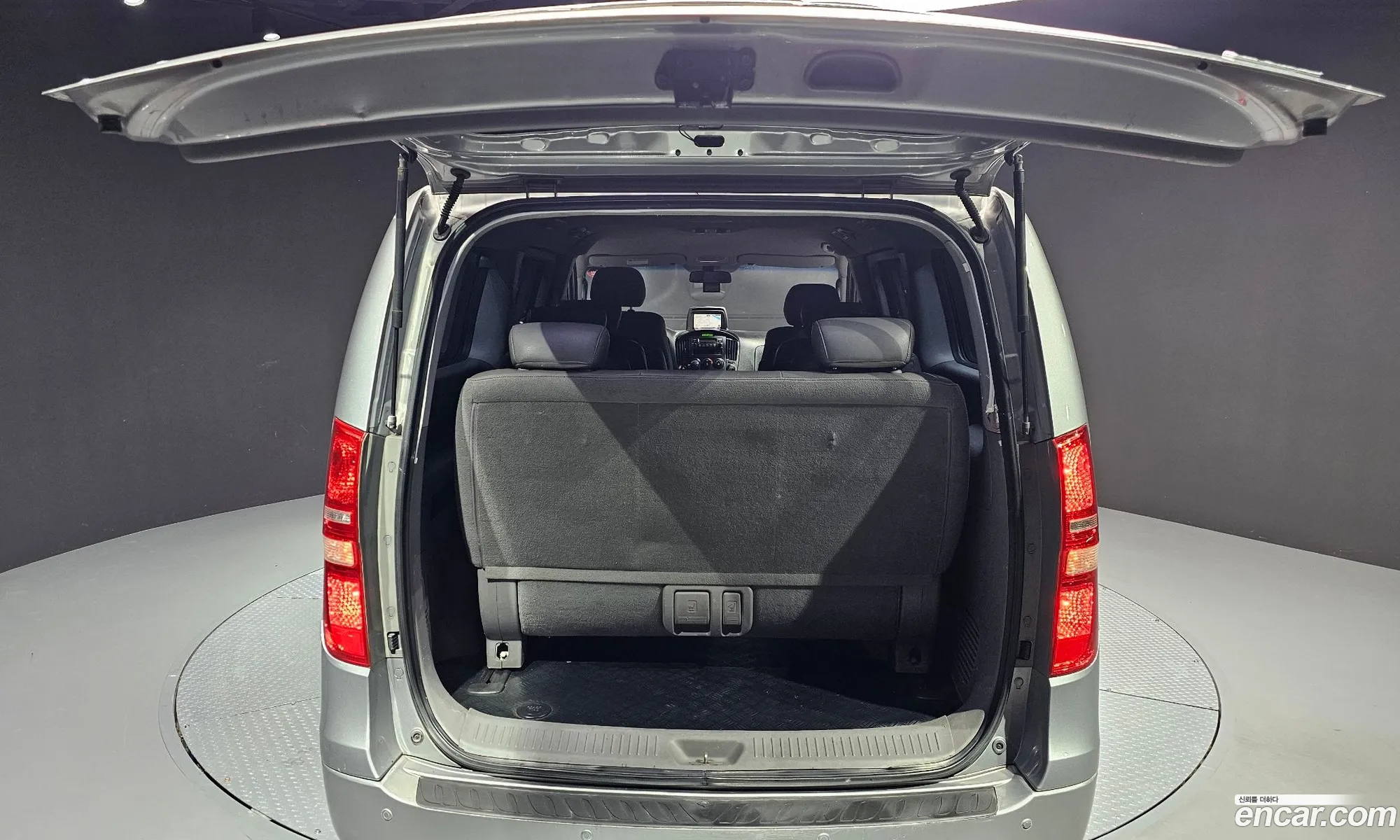 Hyundai Grand Starex 2011 — 13