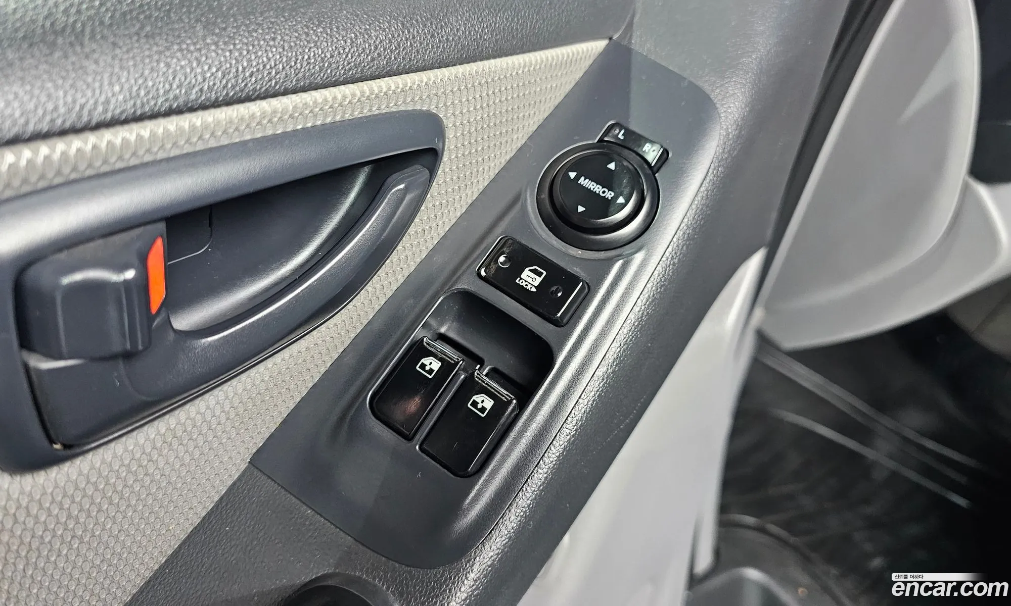 Hyundai Grand Starex 2011 — 2