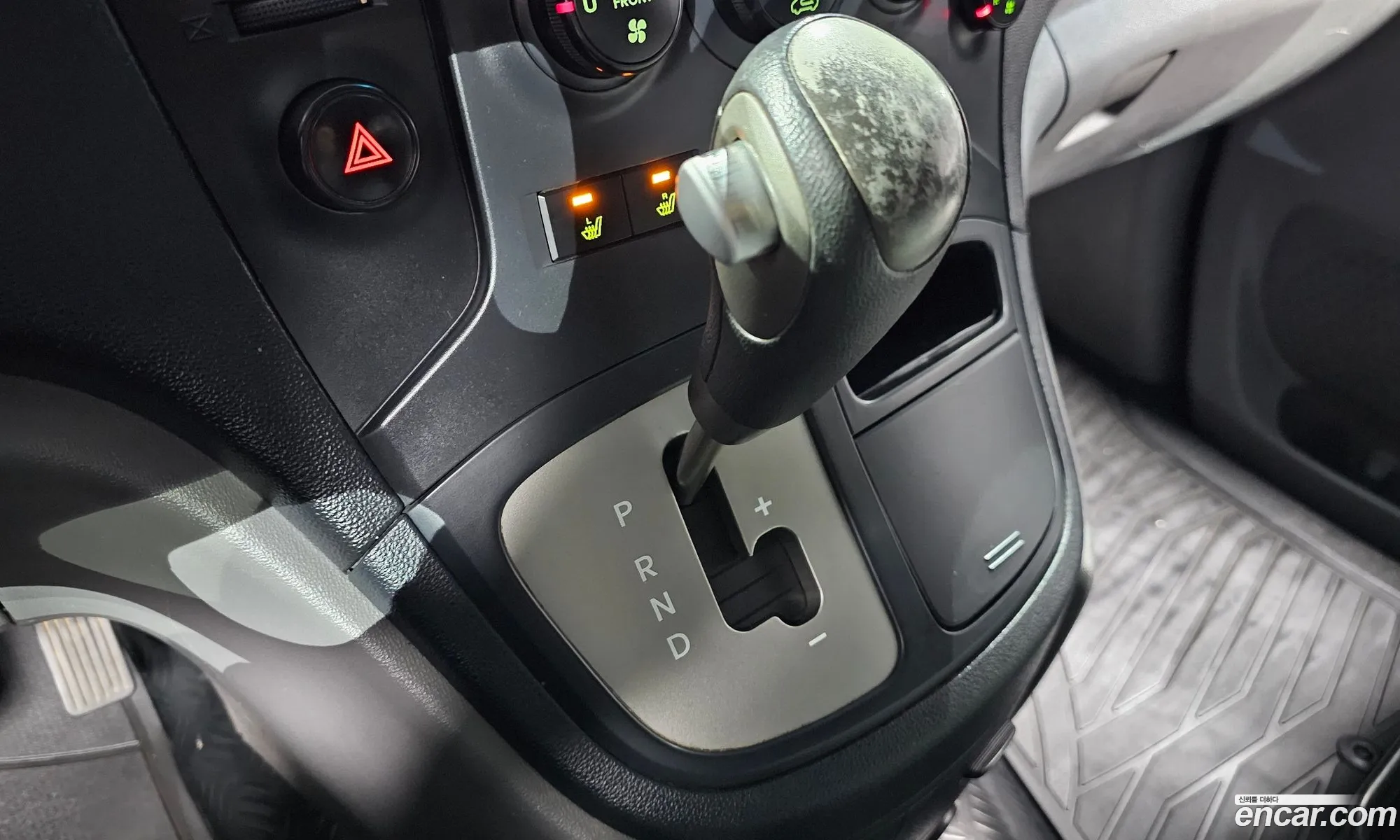 Hyundai Grand Starex 2011 — 16