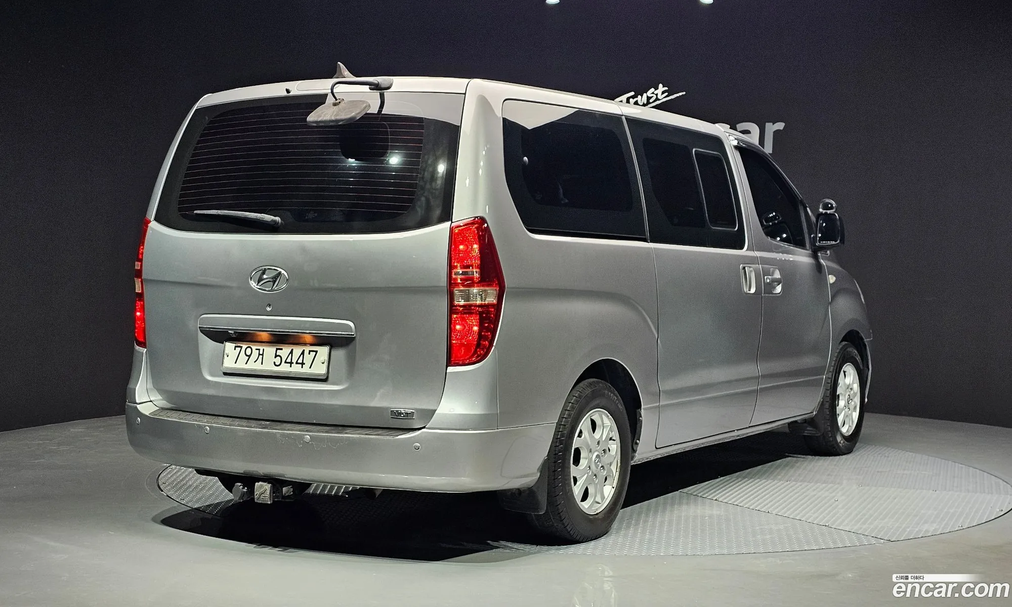 Hyundai Grand Starex 2011 — 14