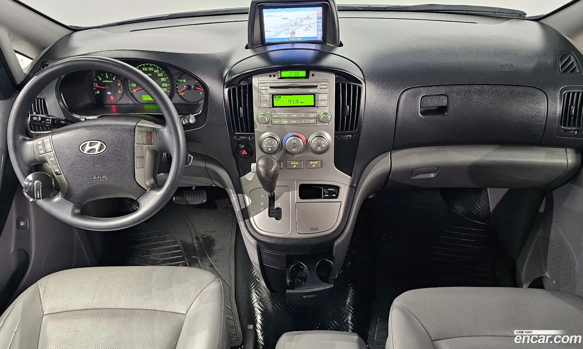 Hyundai Grand Starex 2012 — 2
