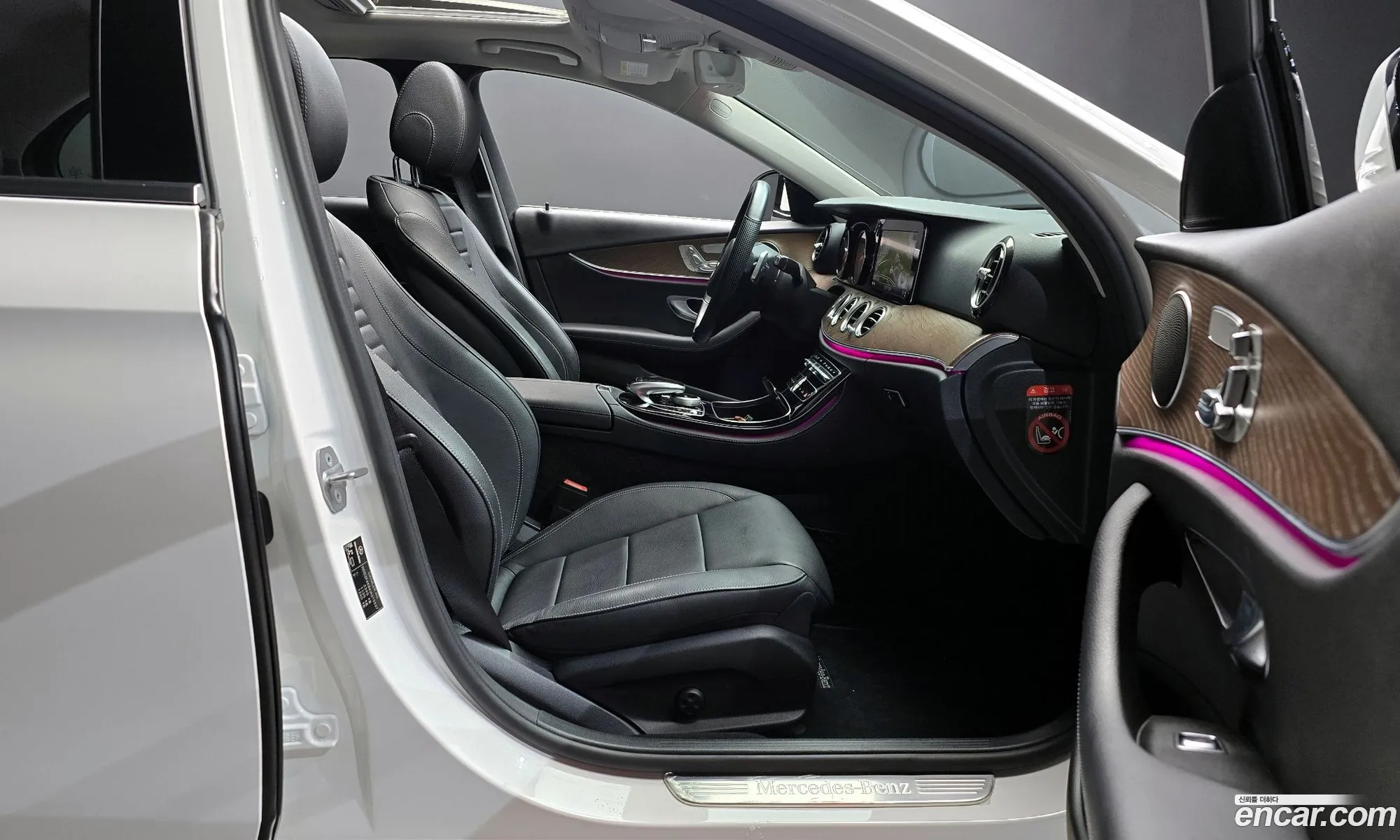Mercedes-Benz E-Class W213 2017 WDDZF4KB6JA315527 — 3
