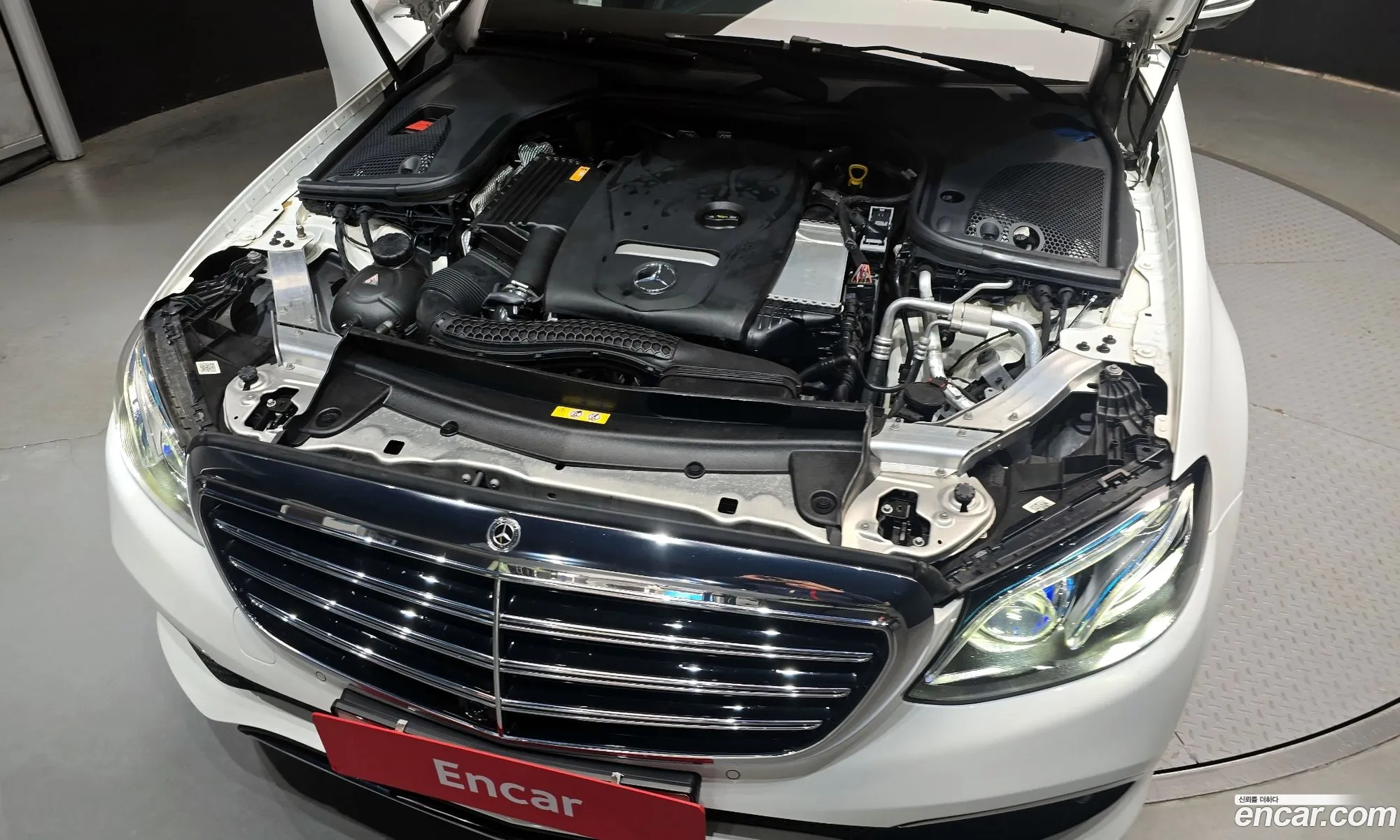 Mercedes-Benz E-Class W213 2017 WDDZF4KB6JA315527 — 9