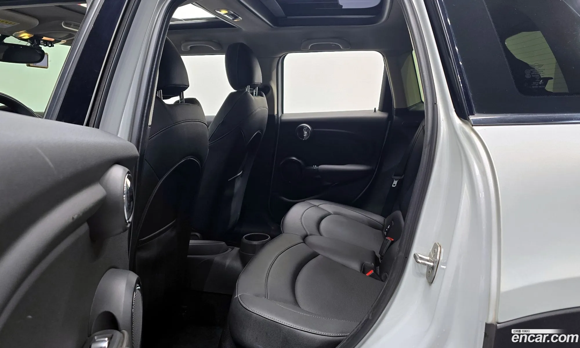 Mini Cooper D 2015 — 2