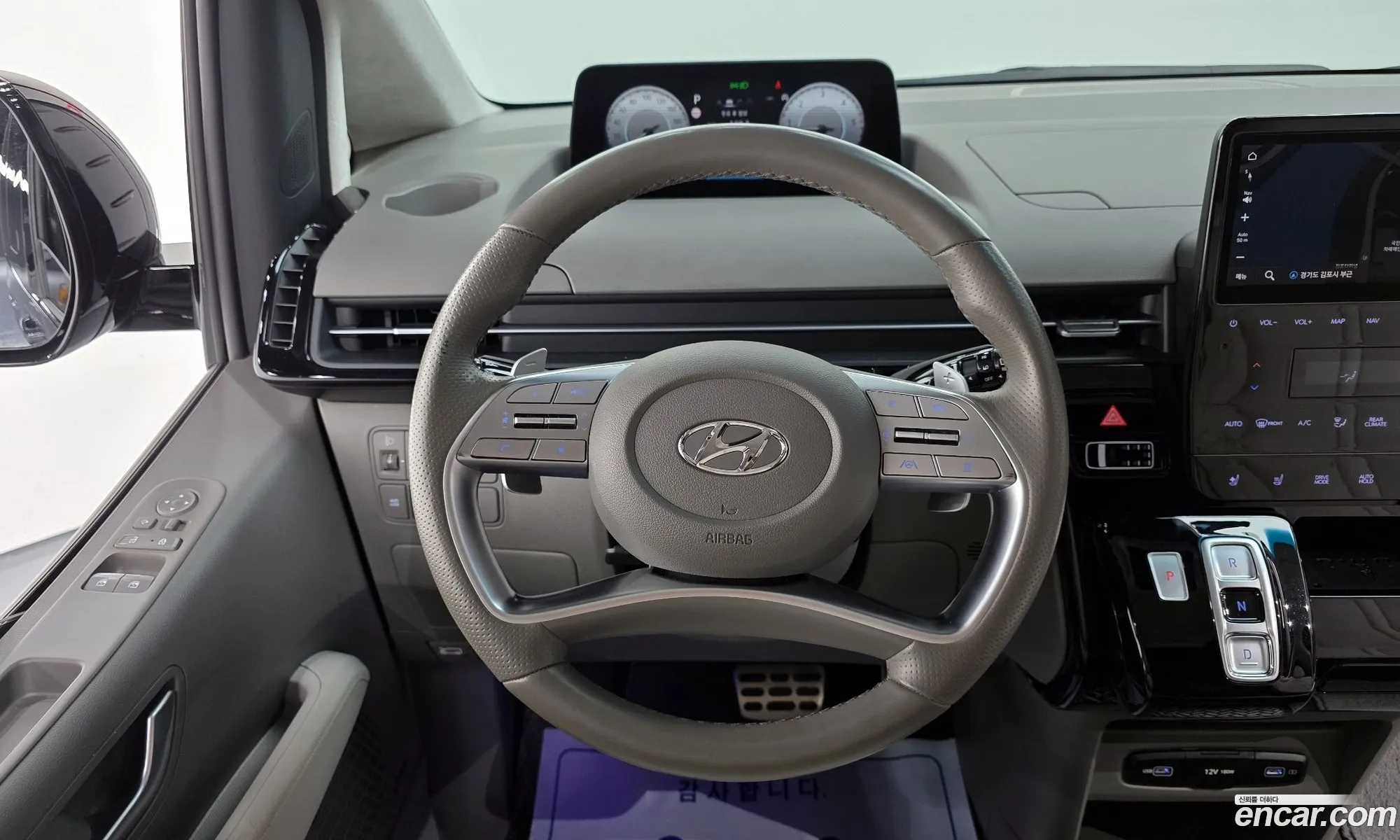 Hyundai Staria 2022 — 16