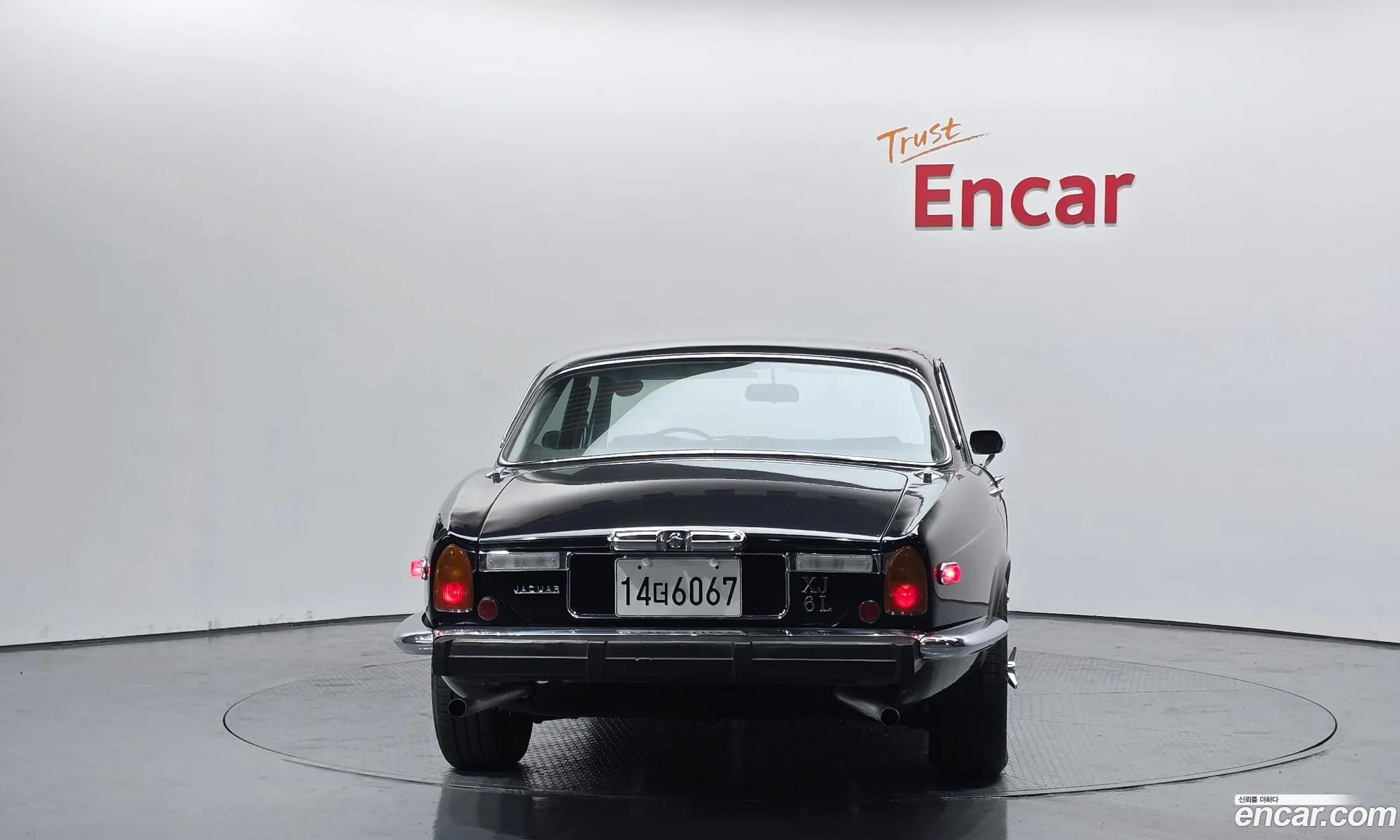 Jaguar XJ6