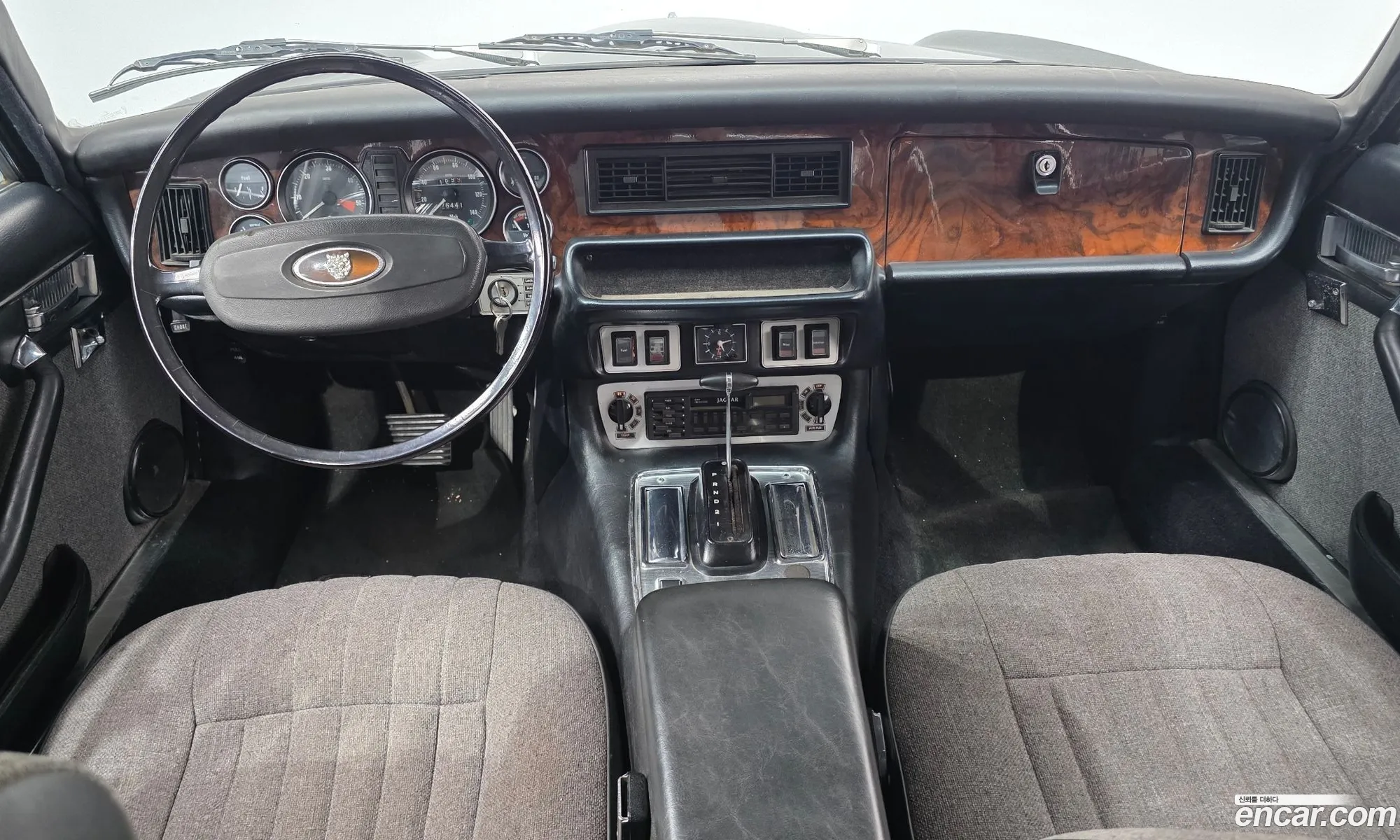 Jaguar XJ6 2004 KL90A3AFG4KZ00001 — 3