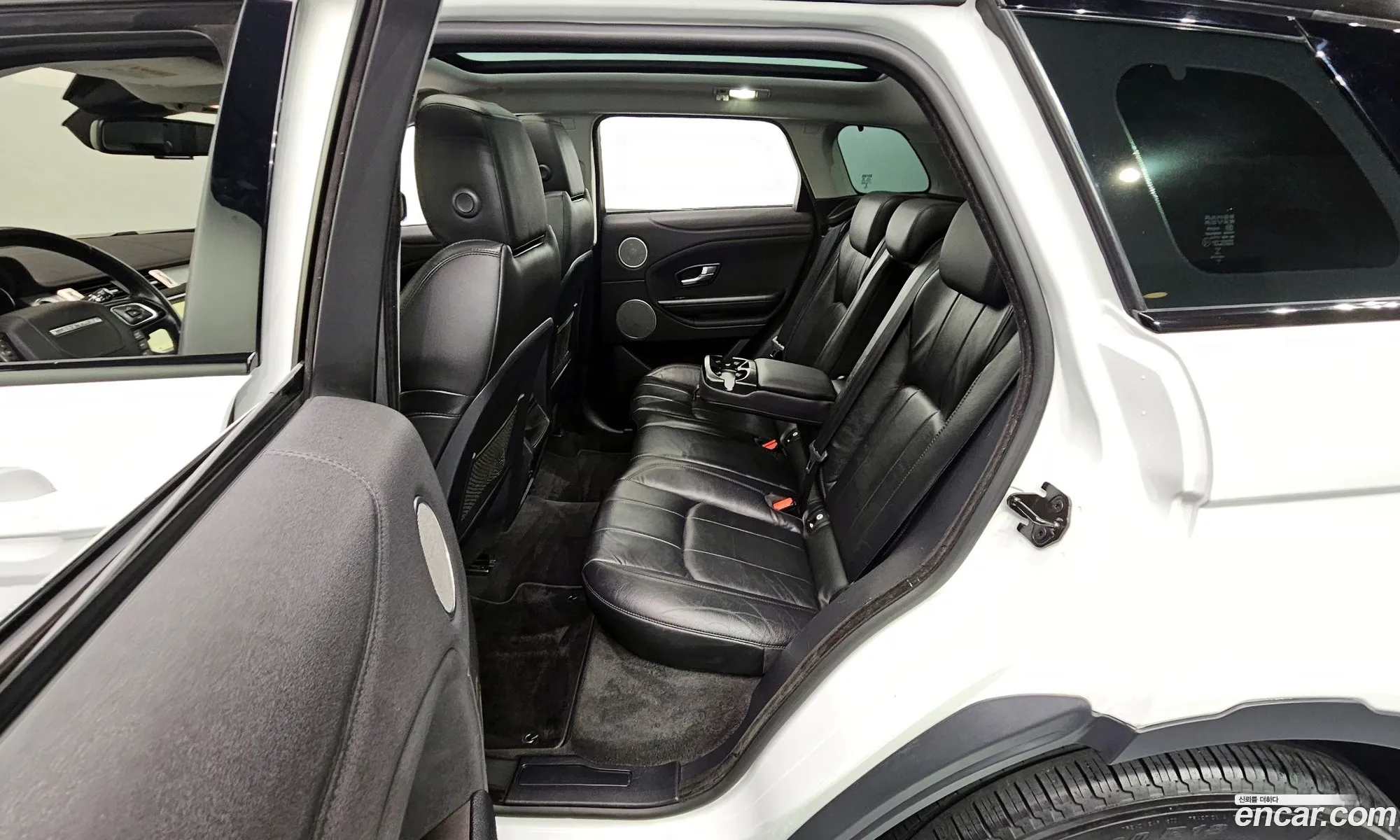 Land Rover Range Rover Evoque 2017 SALVA2BN9HH243027 — 3