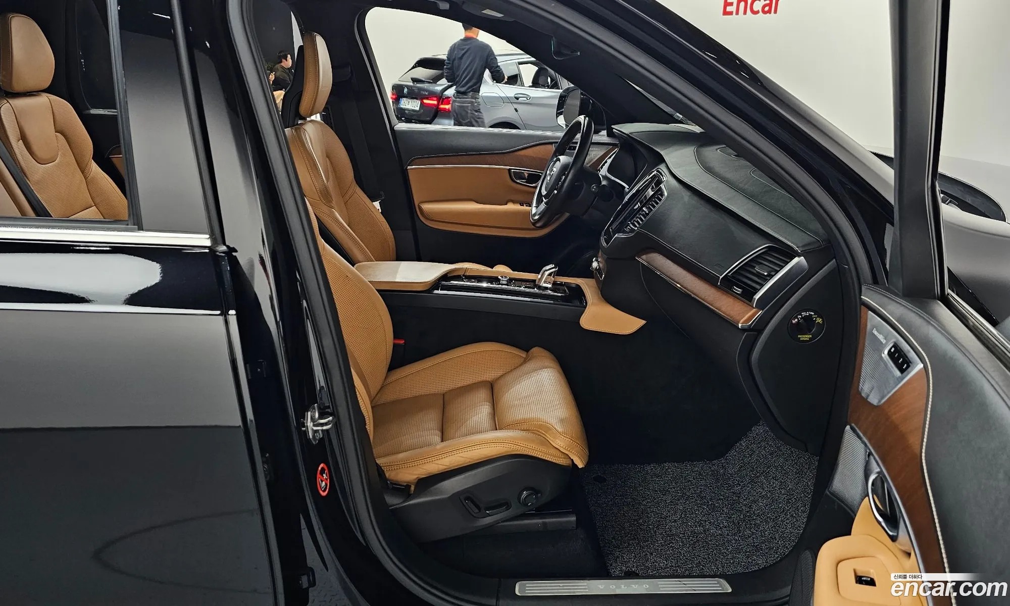 Volvo XC90 2017 — 11
