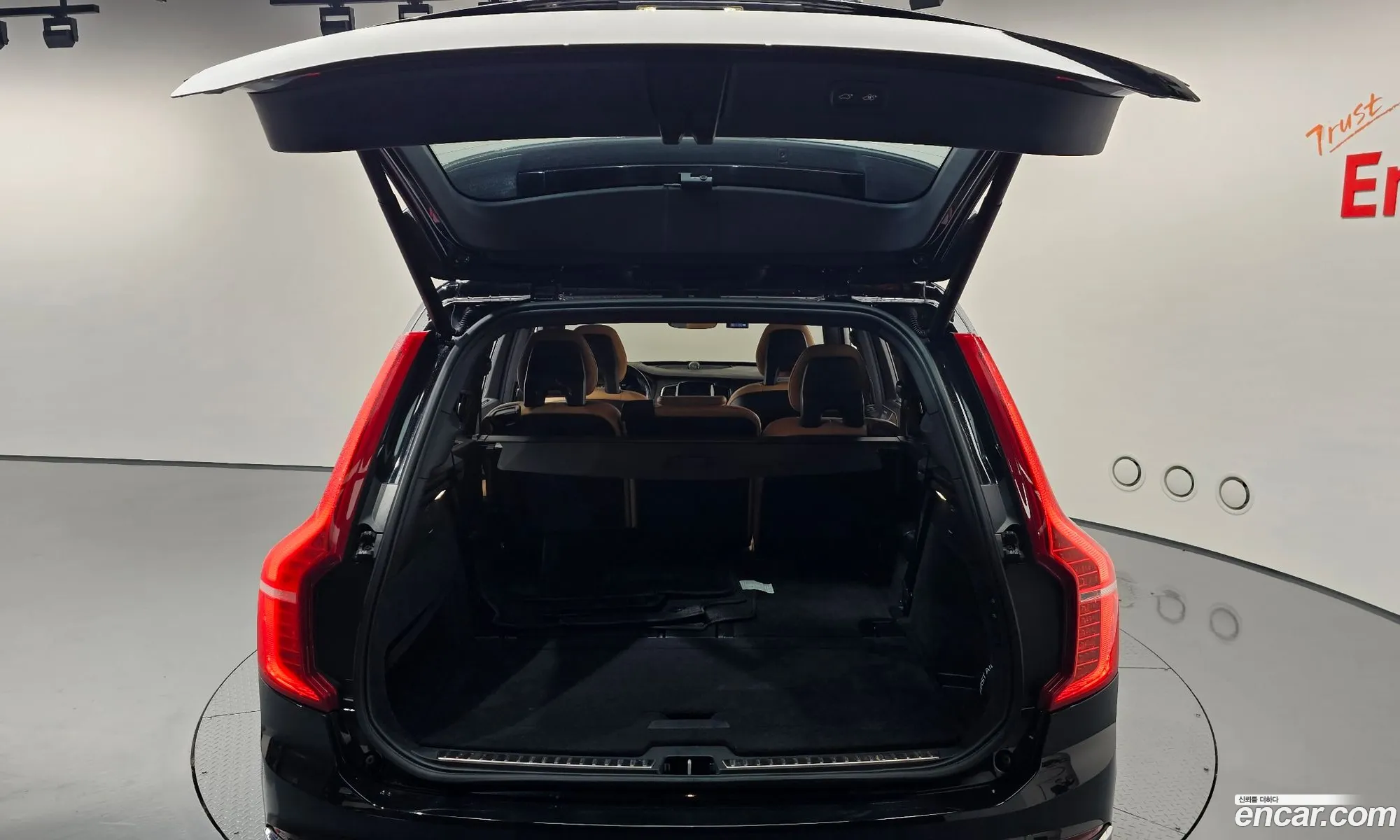 Volvo XC90 2017 — 14