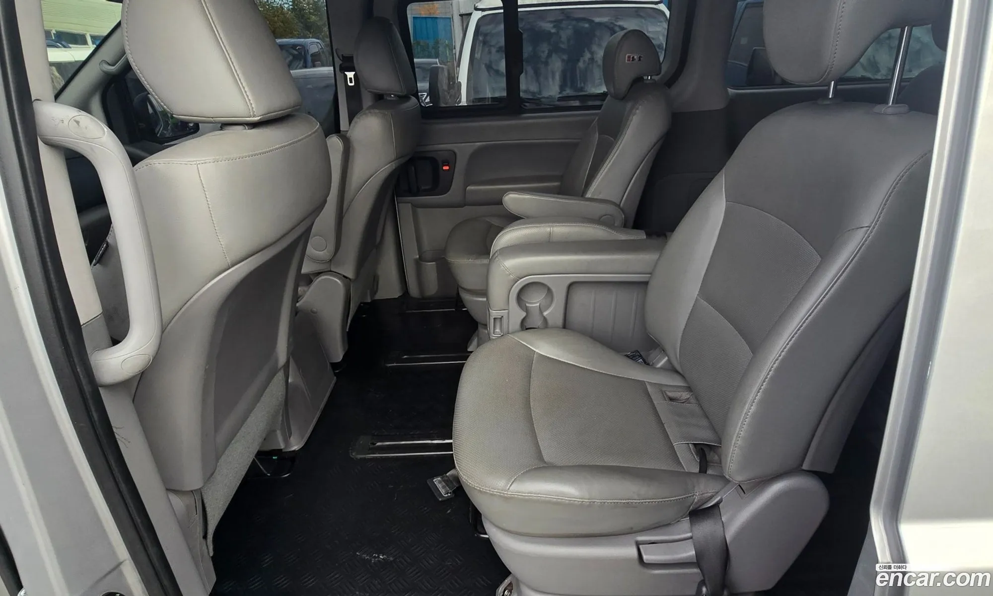 Hyundai Grand Starex 2018 — 16
