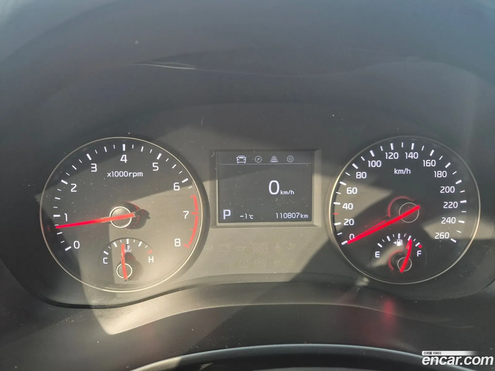 Kia K7 2017 KNALC418BHA106754 — 20