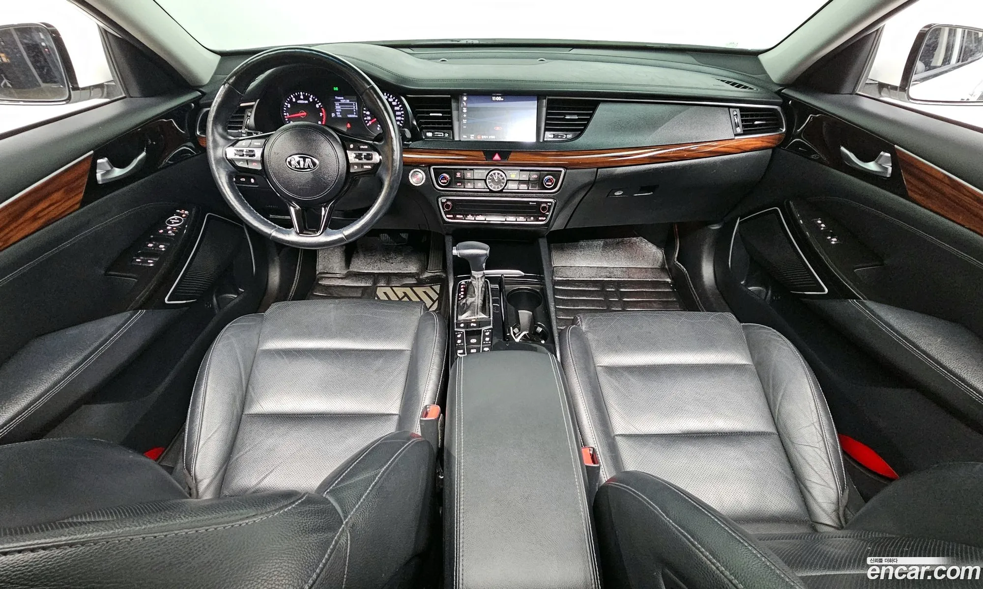 Kia K7 2017 KNALC418BHA106754 — 10