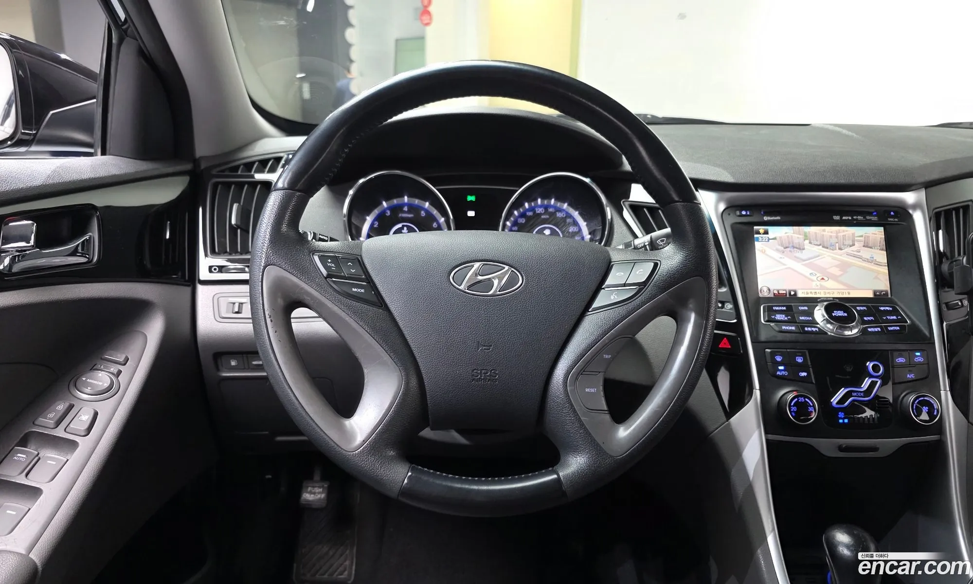 Hyundai YF Sonata 2010 — 6