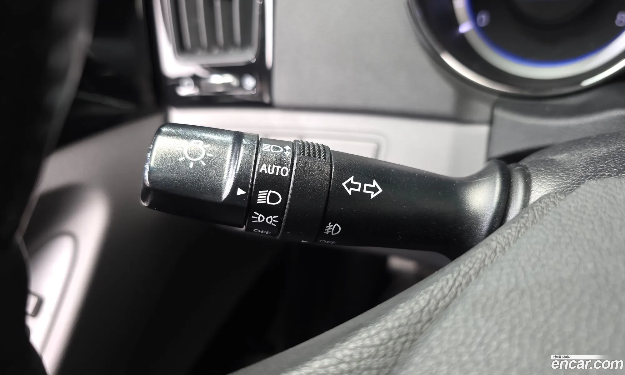 Hyundai YF Sonata 2010 — 9
