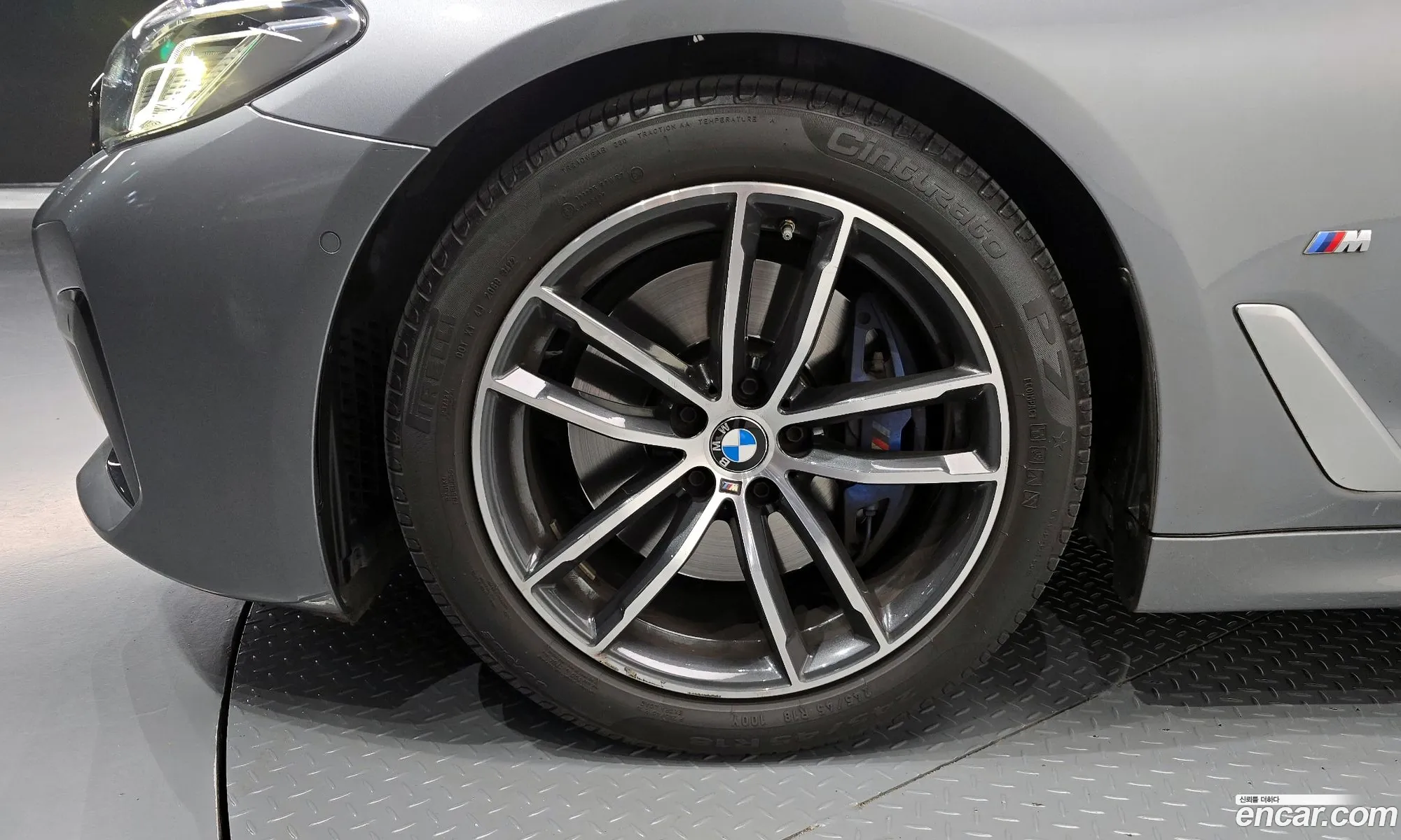 BMW 5 Series 2023 — 8