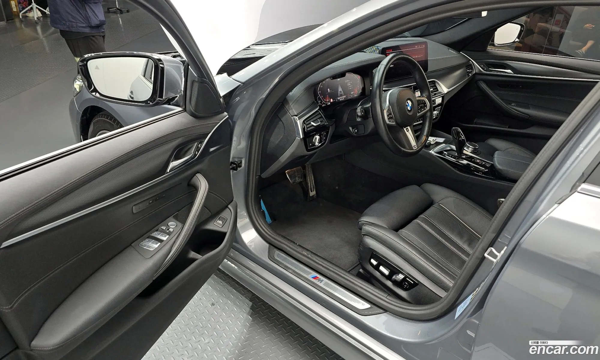 BMW 5 Series 2023 — 12