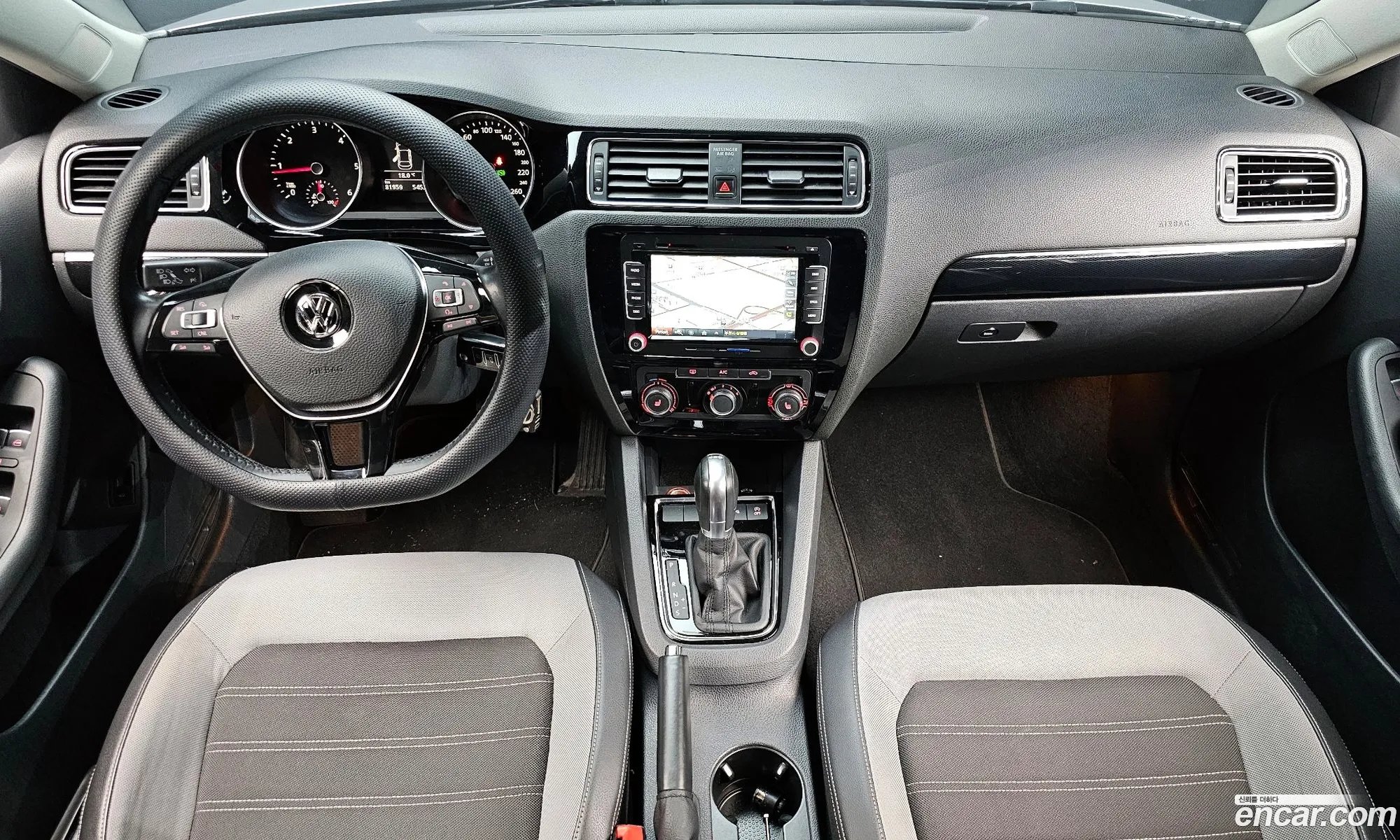 Volkswagen Jetta 2015 — 14
