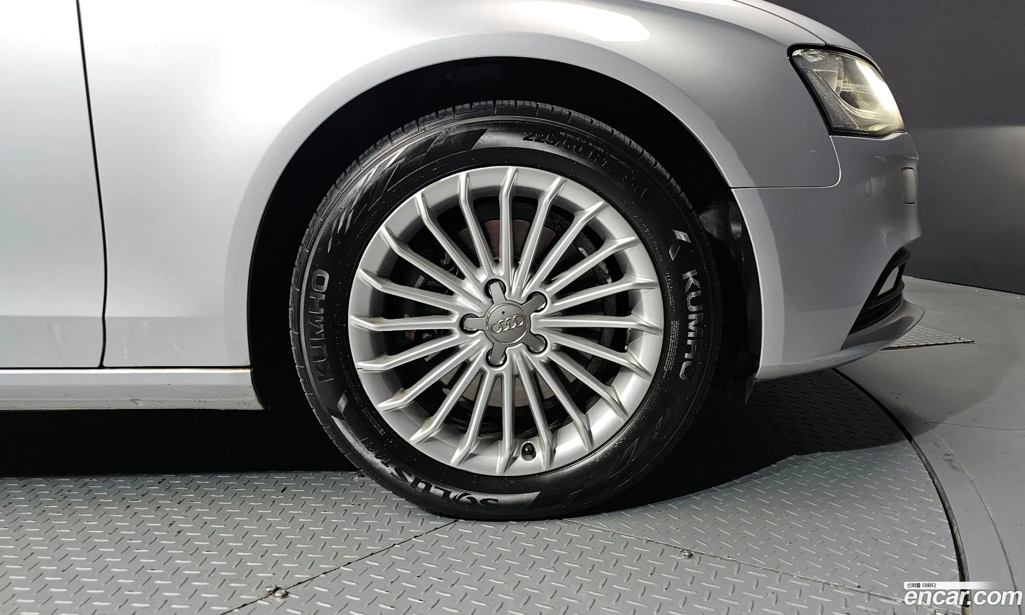 Audi A4 2013 — 17