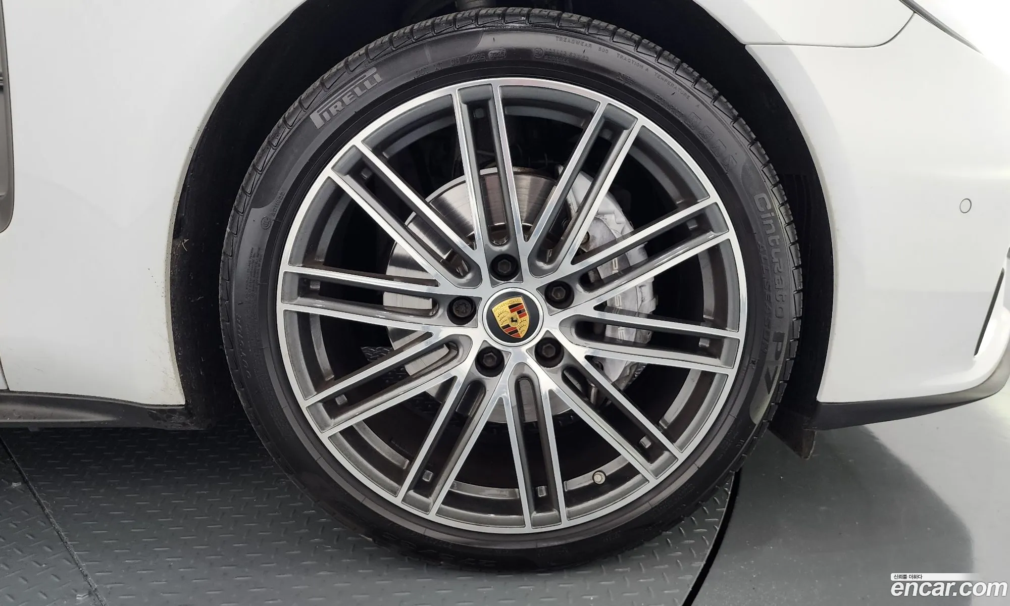 Porsche Panamera 2023 — 2