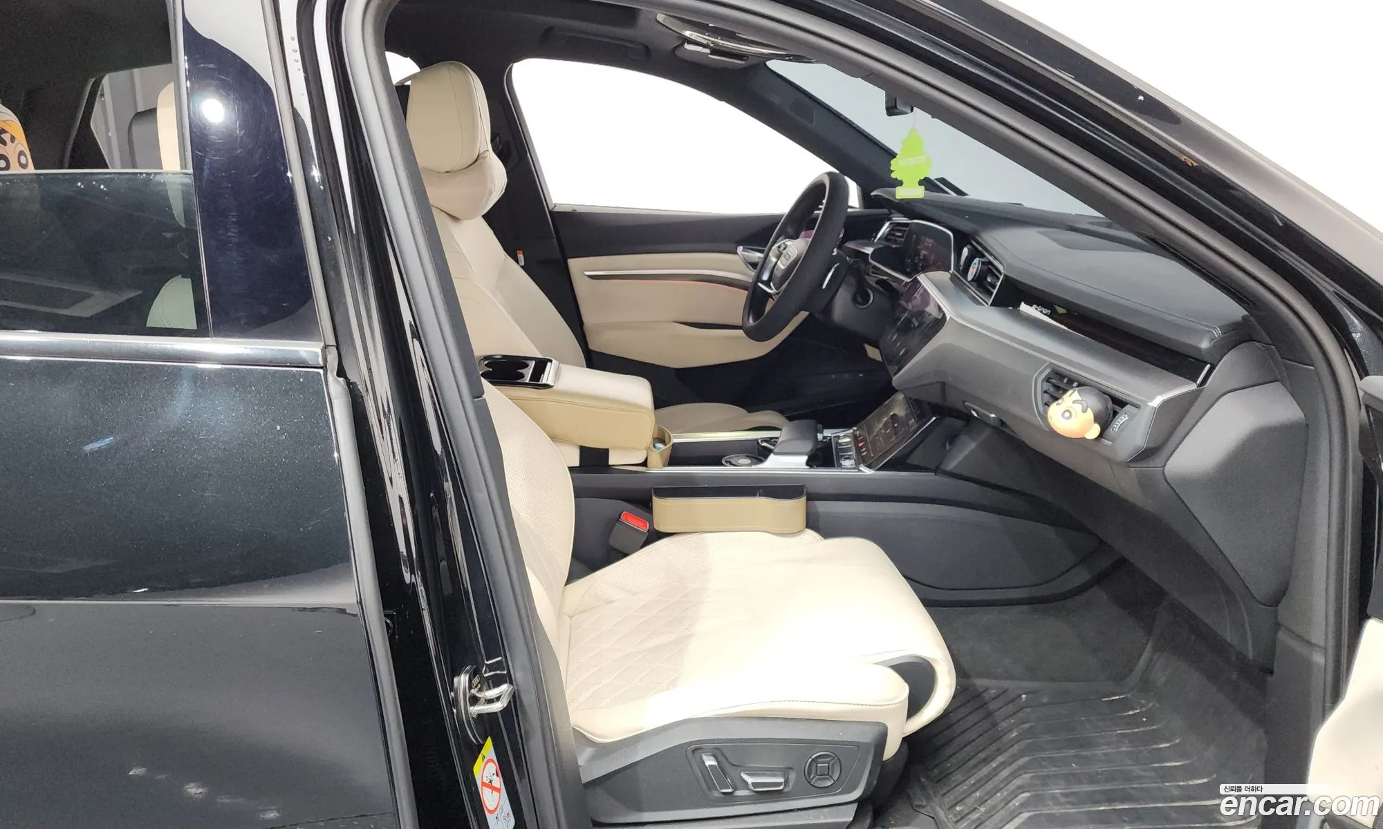 Audi e-tron 2021 11111111111111111 — 14