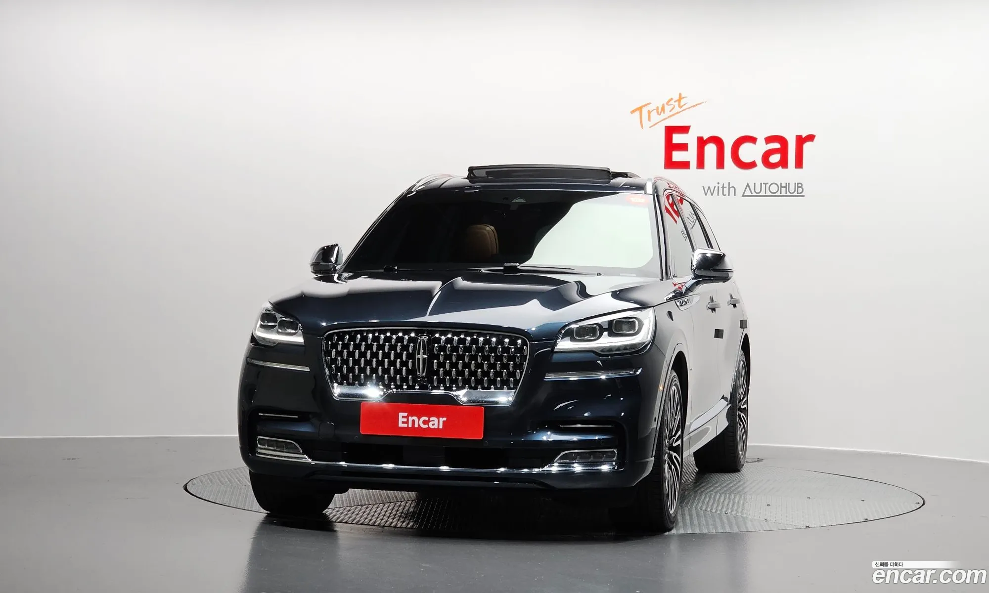 Lincoln Aviator 2020 5LM5J9XC3LGL25754 — 16