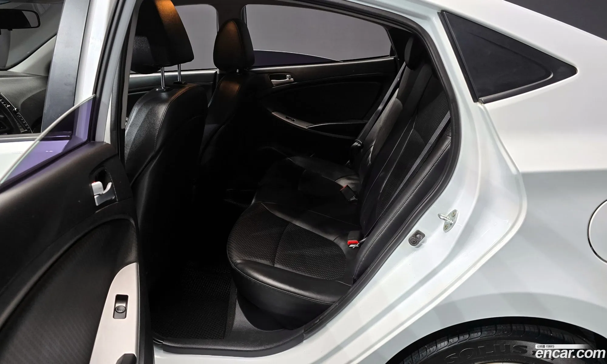 Hyundai Accent 2015 — 12